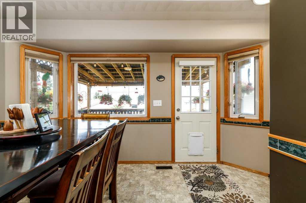 4646 52 Avenue - Image 11