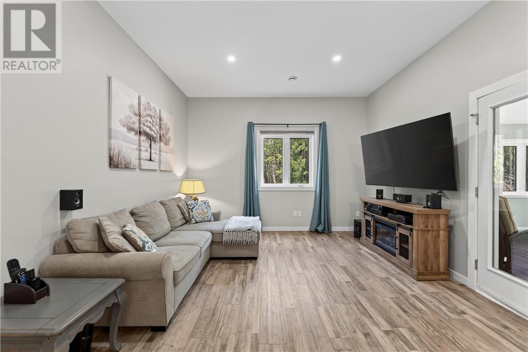 264 Lakeview Drive - 13