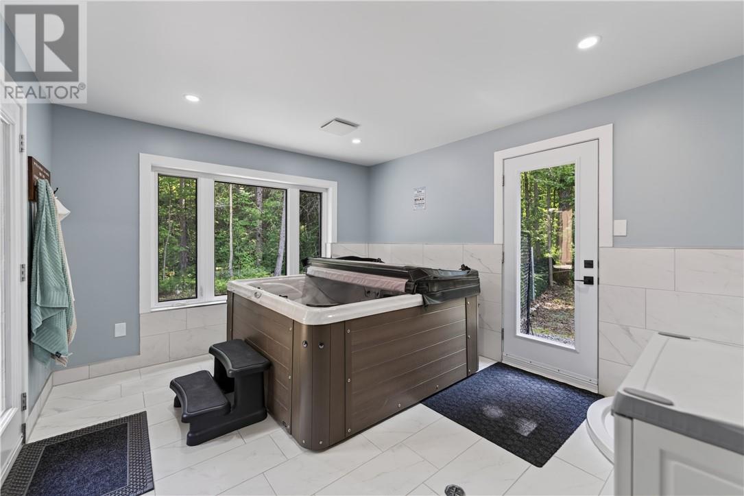 264 Lakeview Drive - 18