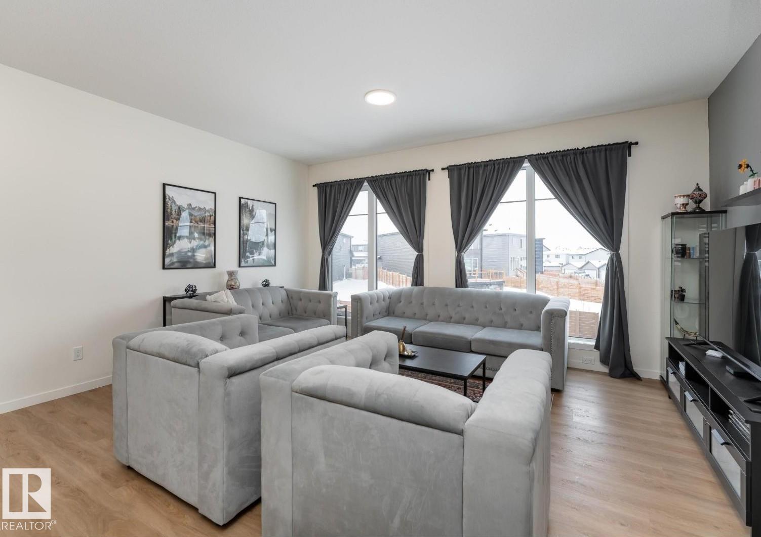 427 39 ST SW - 16