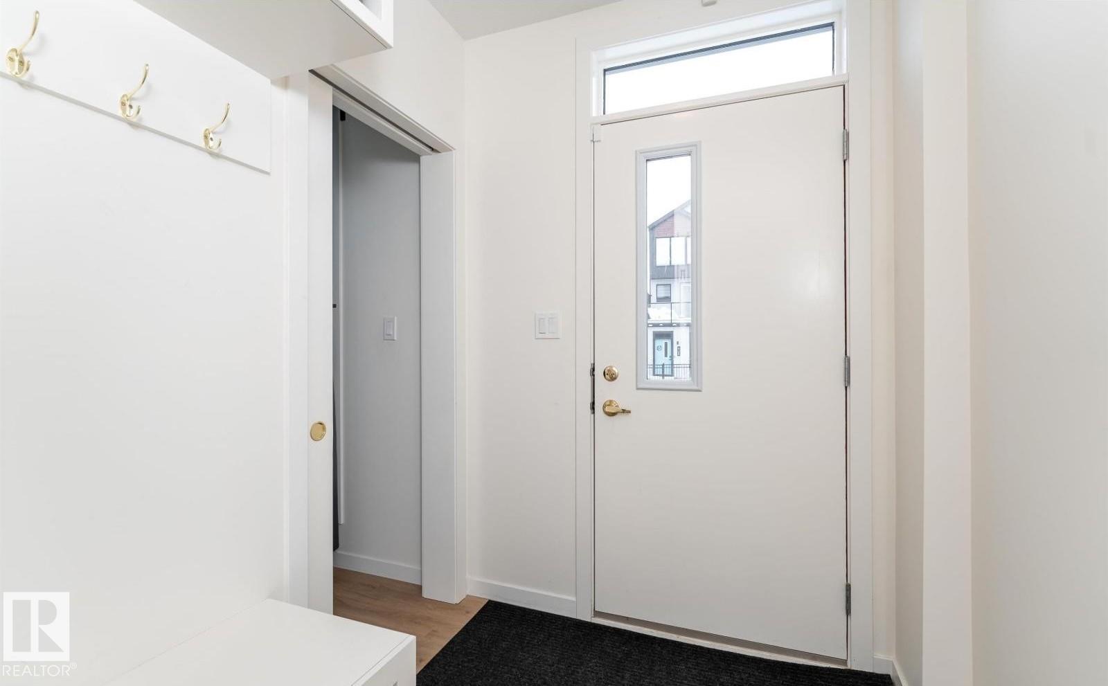 427 39 ST SW - 2