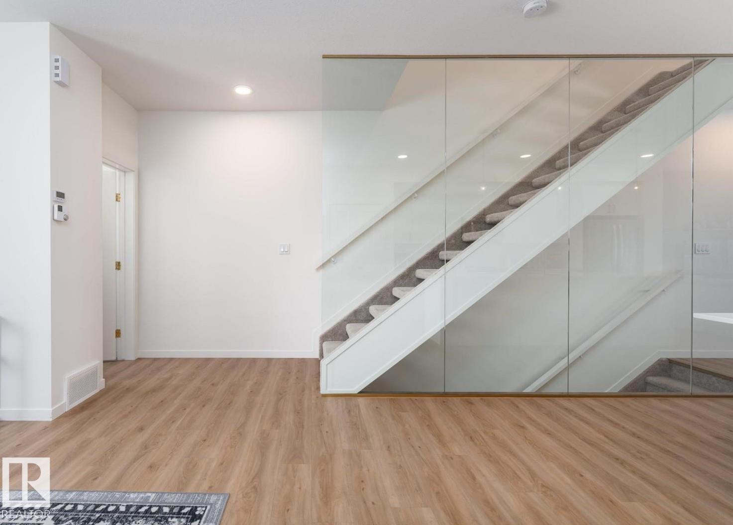 427 39 ST SW - 20