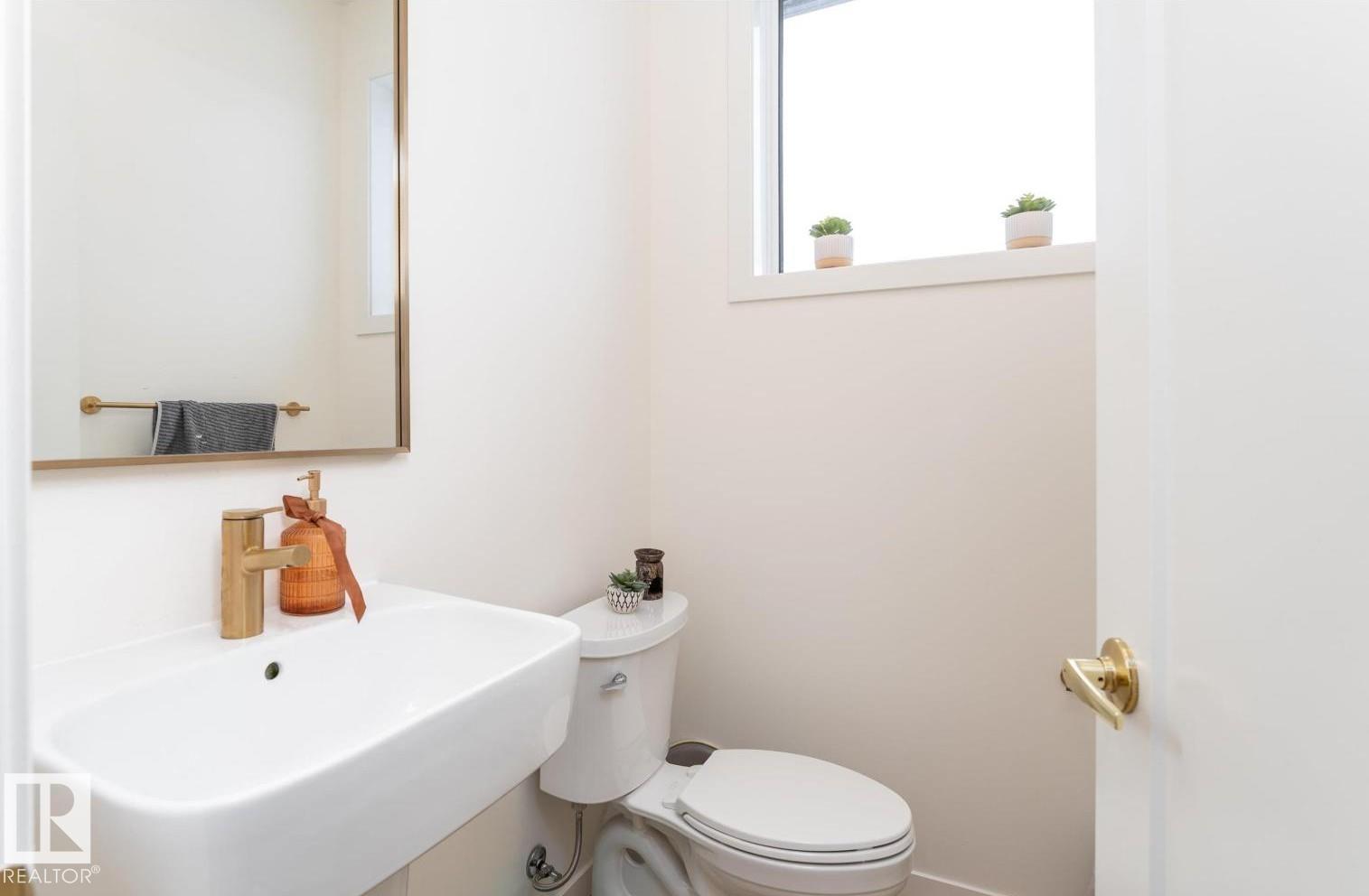 427 39 ST SW - 21