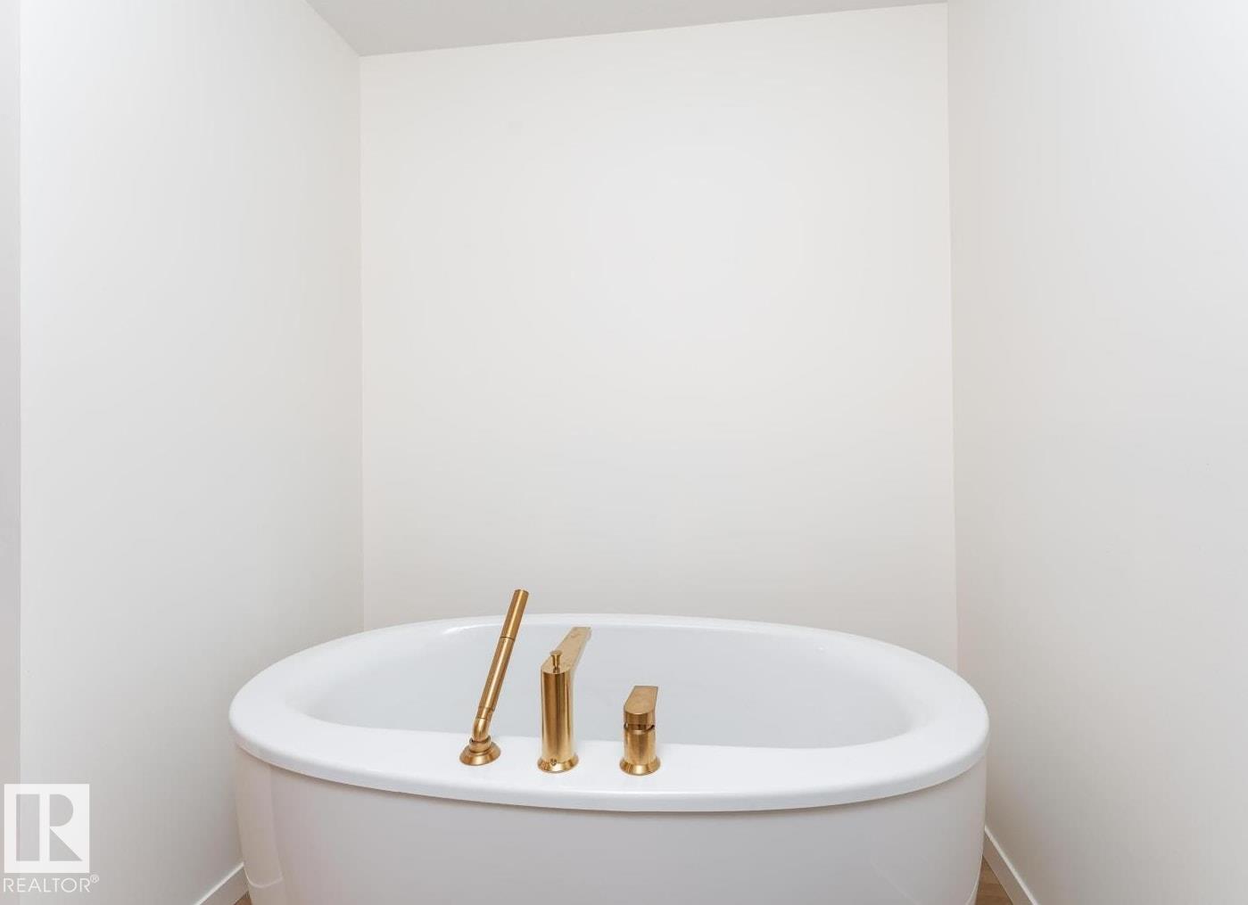 427 39 ST SW - 28