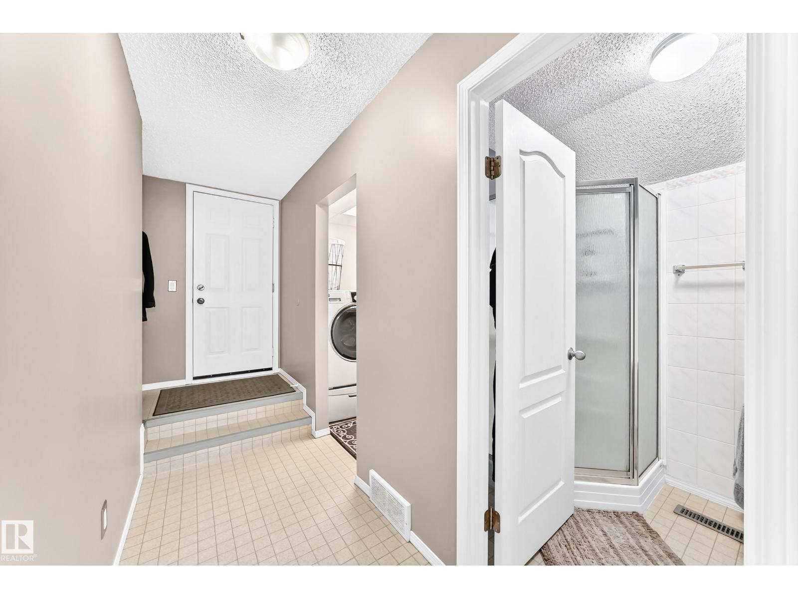 116 HIGHLAND WY - 37