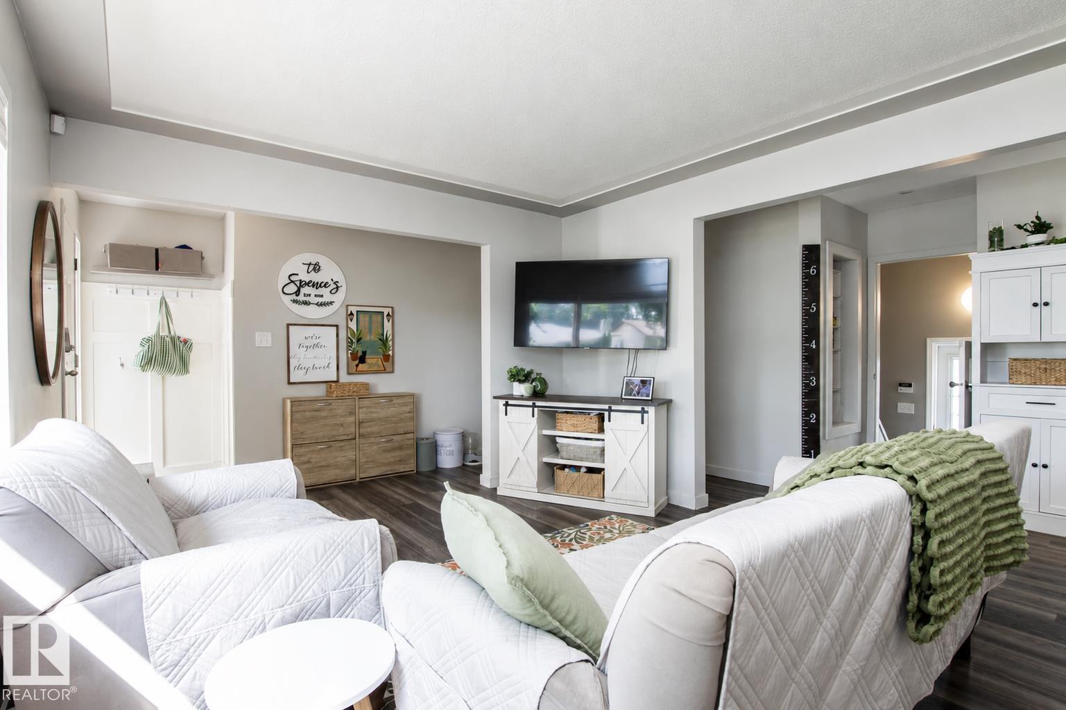 12231 55 ST NW - 15