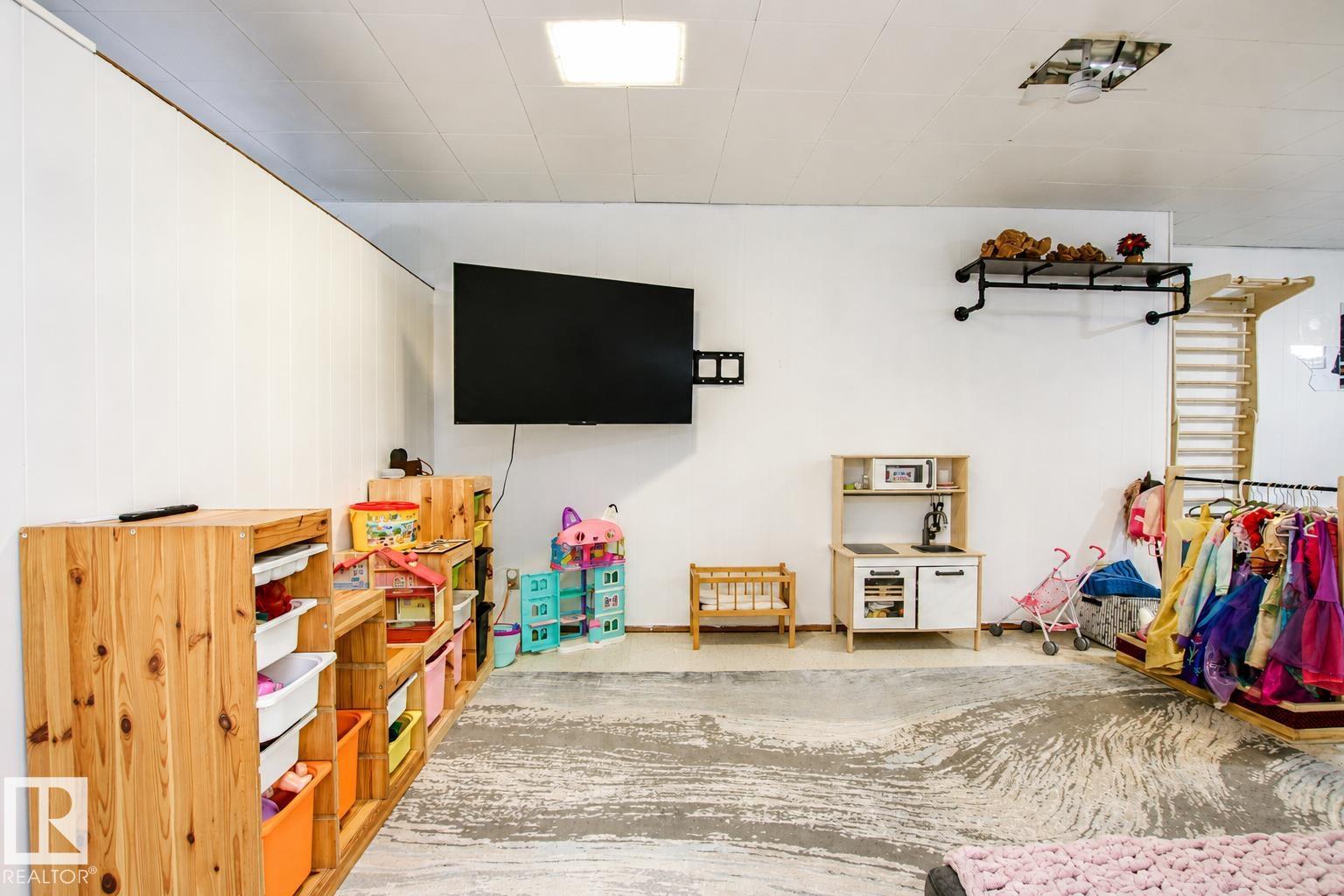 12231 55 ST NW - 24
