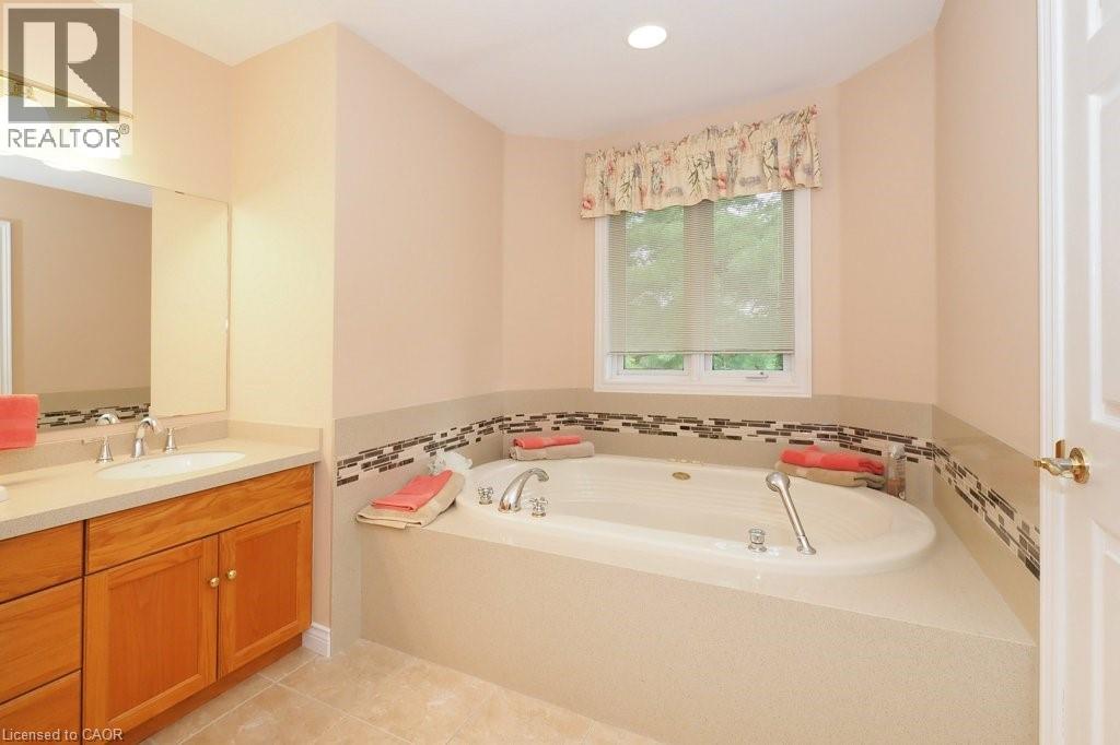 137 FOXBORO Drive - 22