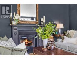 4pc Bathroom - 930 9 Street S, Canmore, AB T1W1Z8 Photo 8