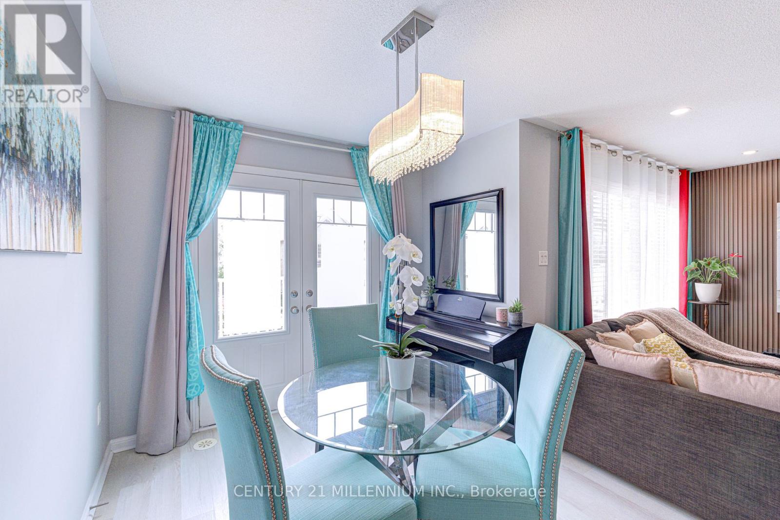 17 REICHERT COURT - 28