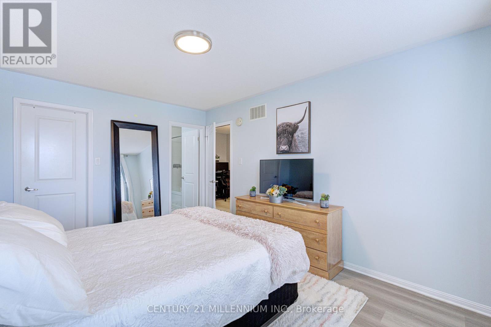 17 REICHERT COURT - 35