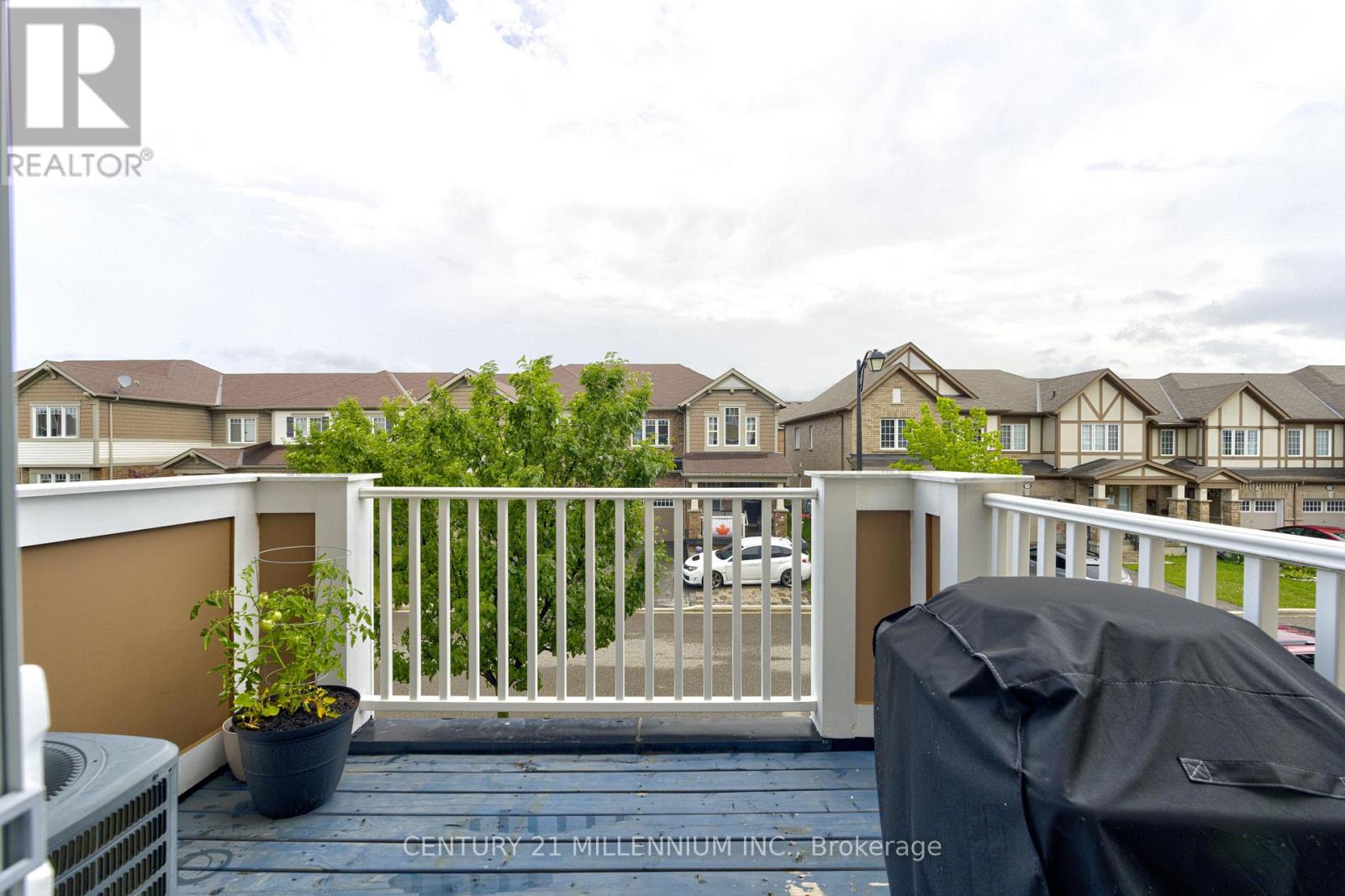 17 REICHERT COURT - 43