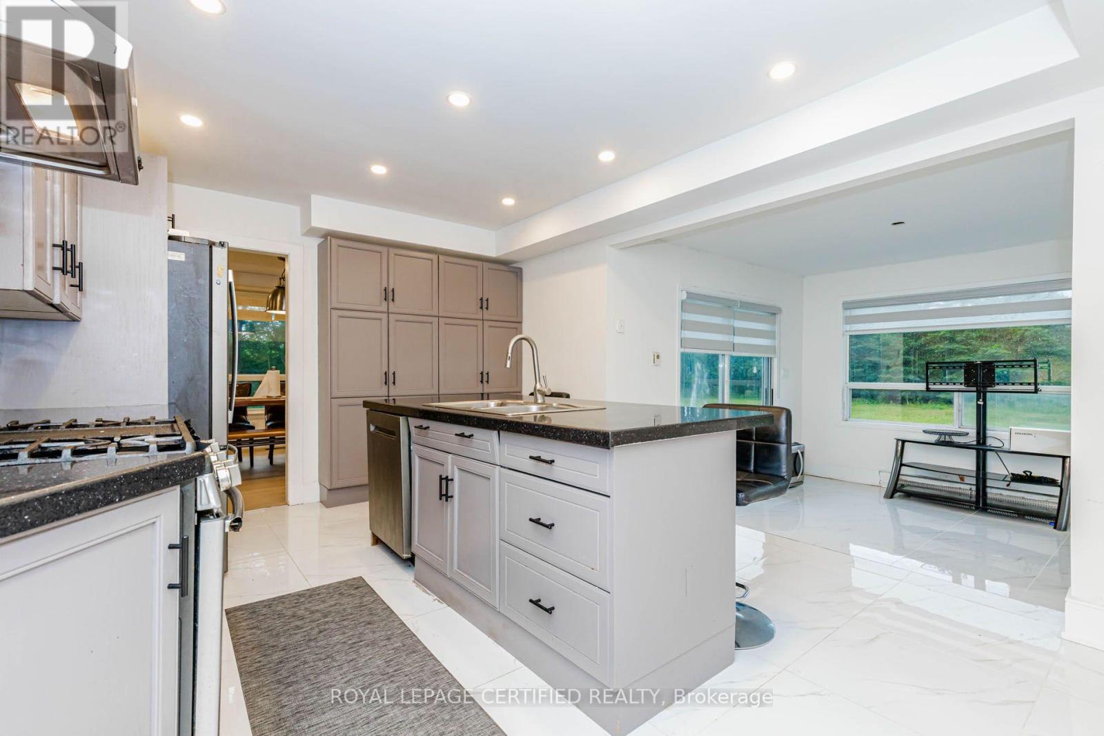 9706 GUELPH LINE - 12