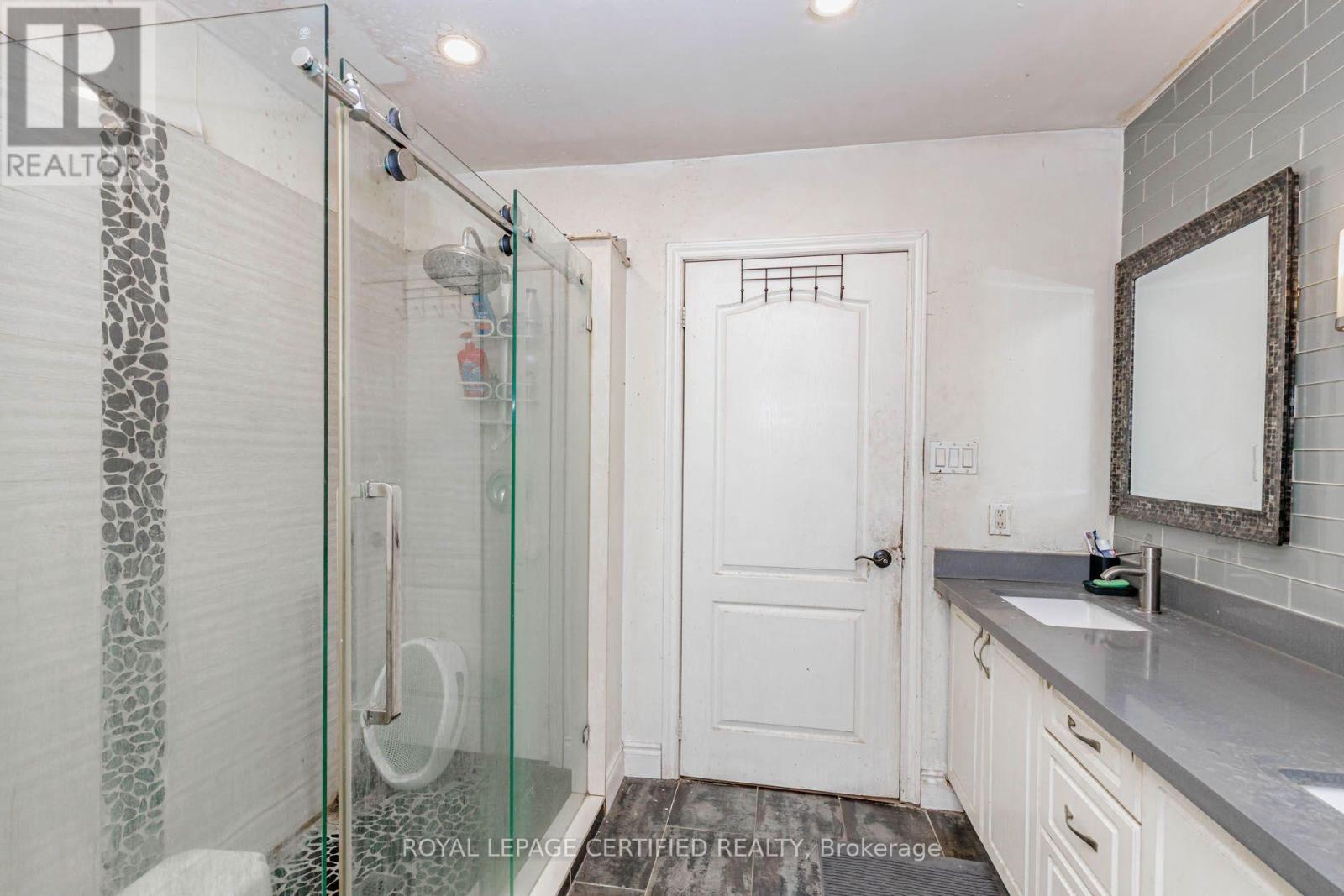 9706 GUELPH LINE - 19