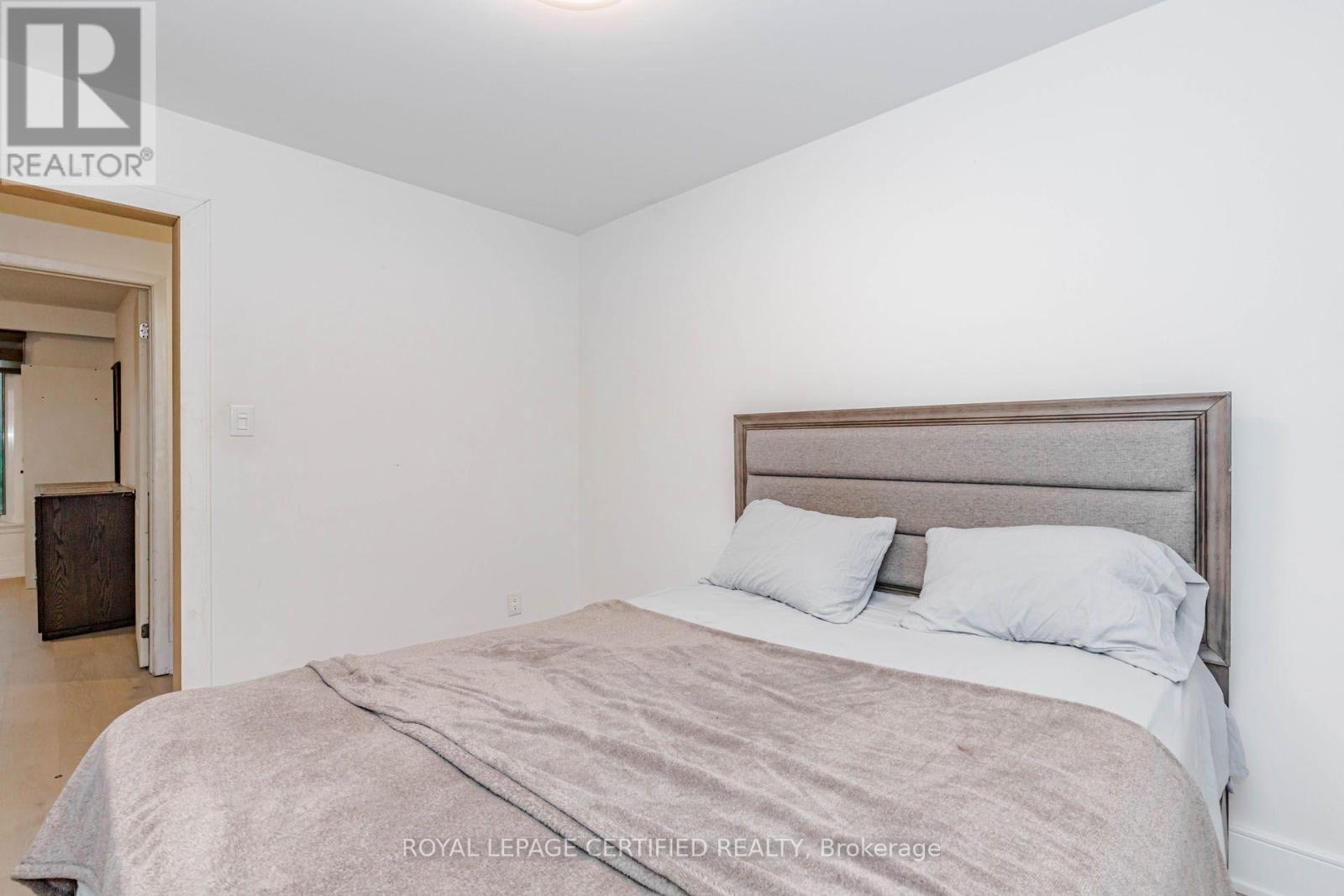 9706 GUELPH LINE - 21