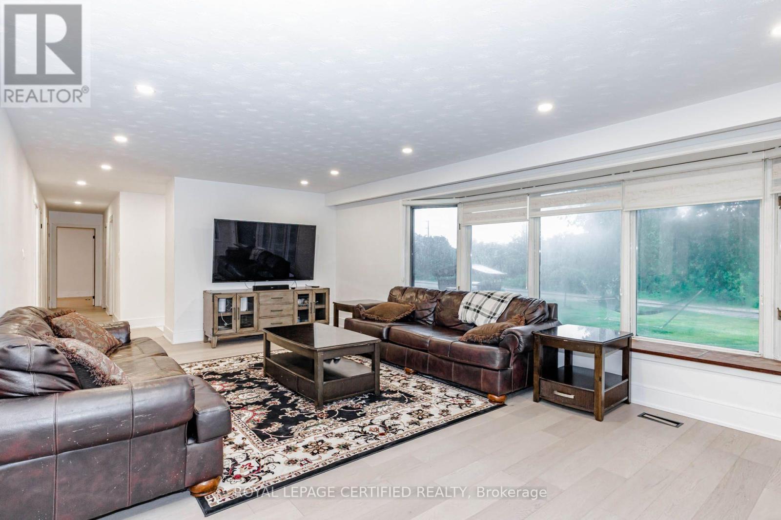 9706 GUELPH LINE - 4