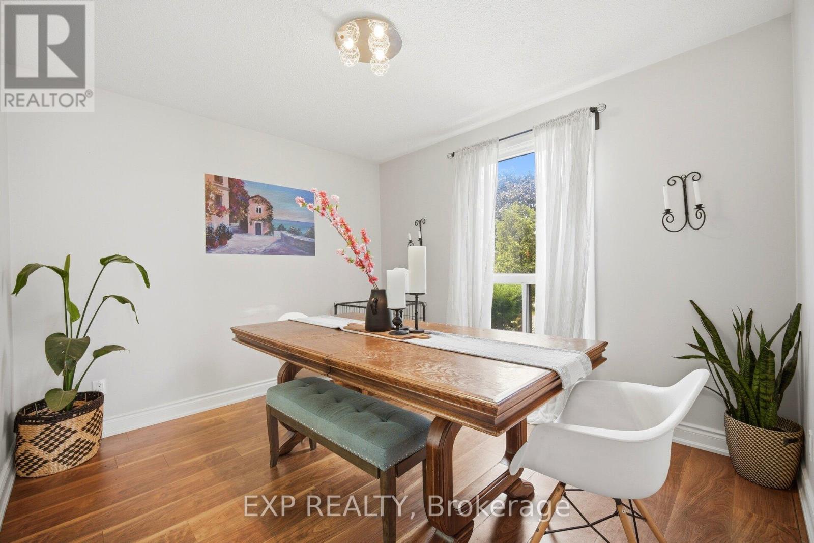 33 EARLSDALE CRESCENT - 15