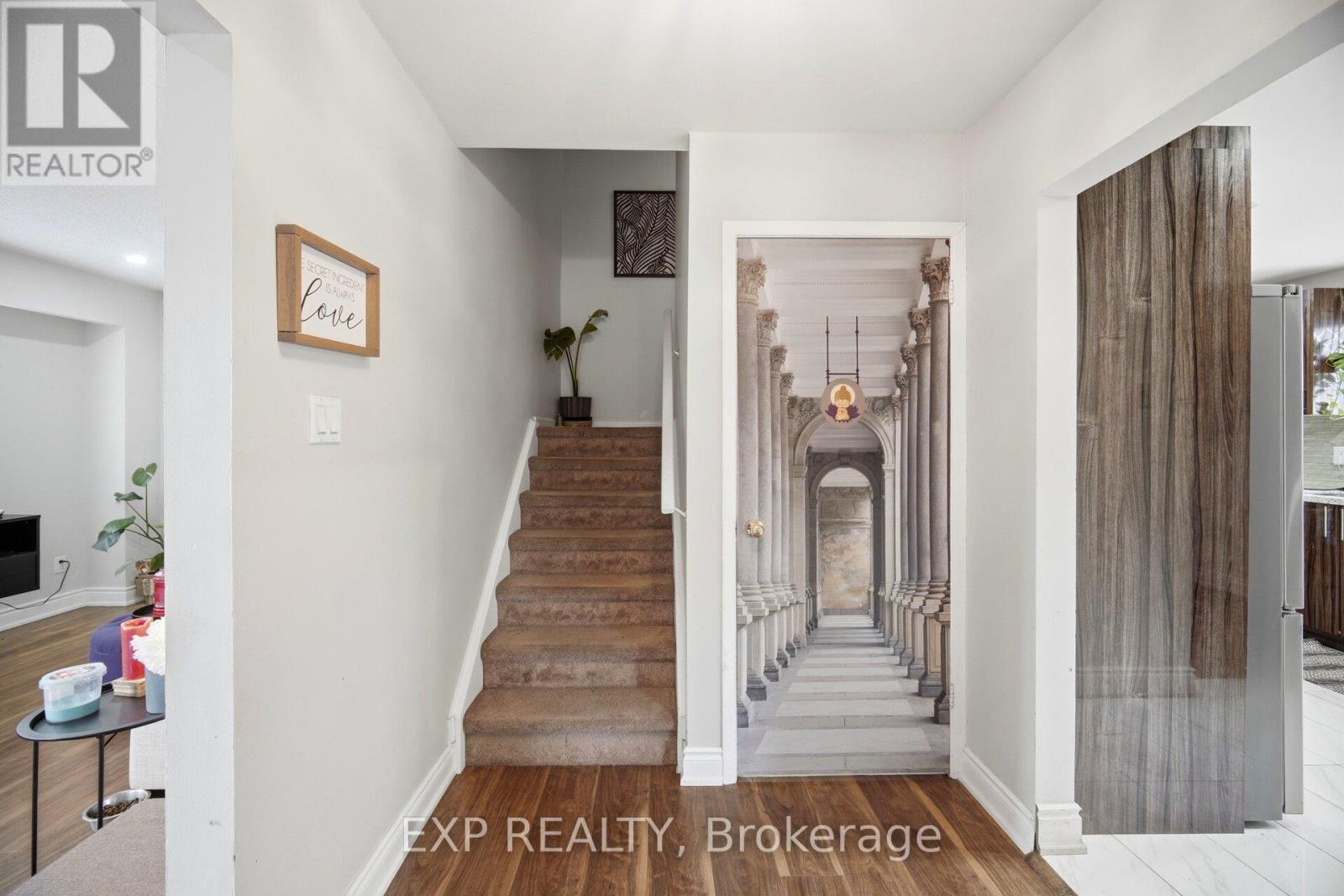 33 EARLSDALE CRESCENT - 17