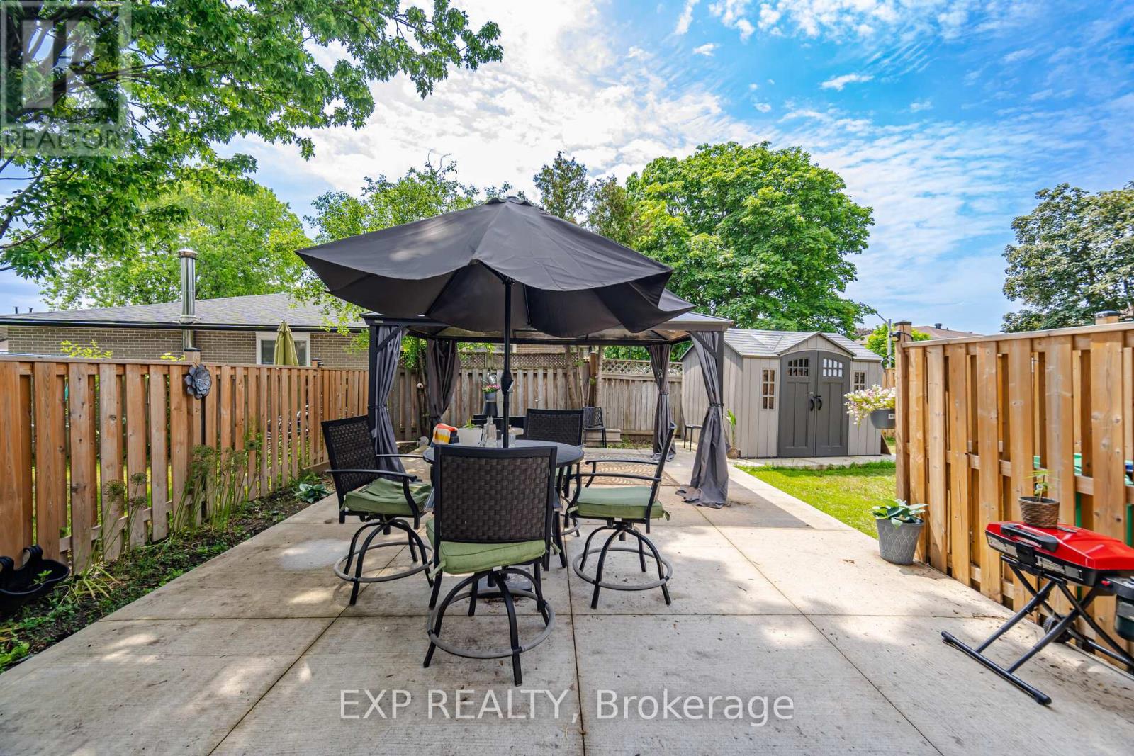 33 EARLSDALE CRESCENT - 33