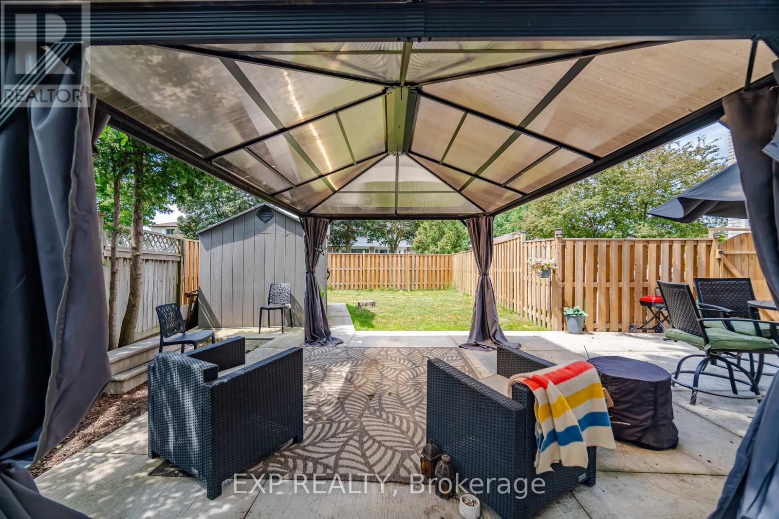 33 EARLSDALE CRESCENT - 35