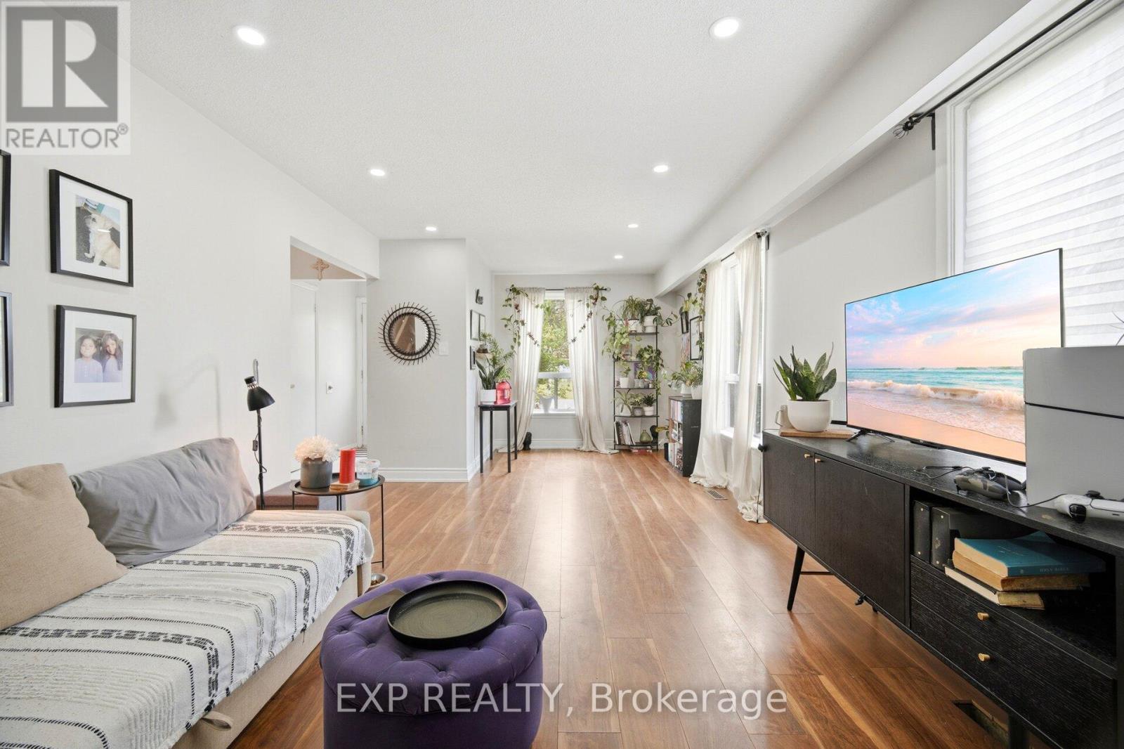 33 EARLSDALE CRESCENT - 8