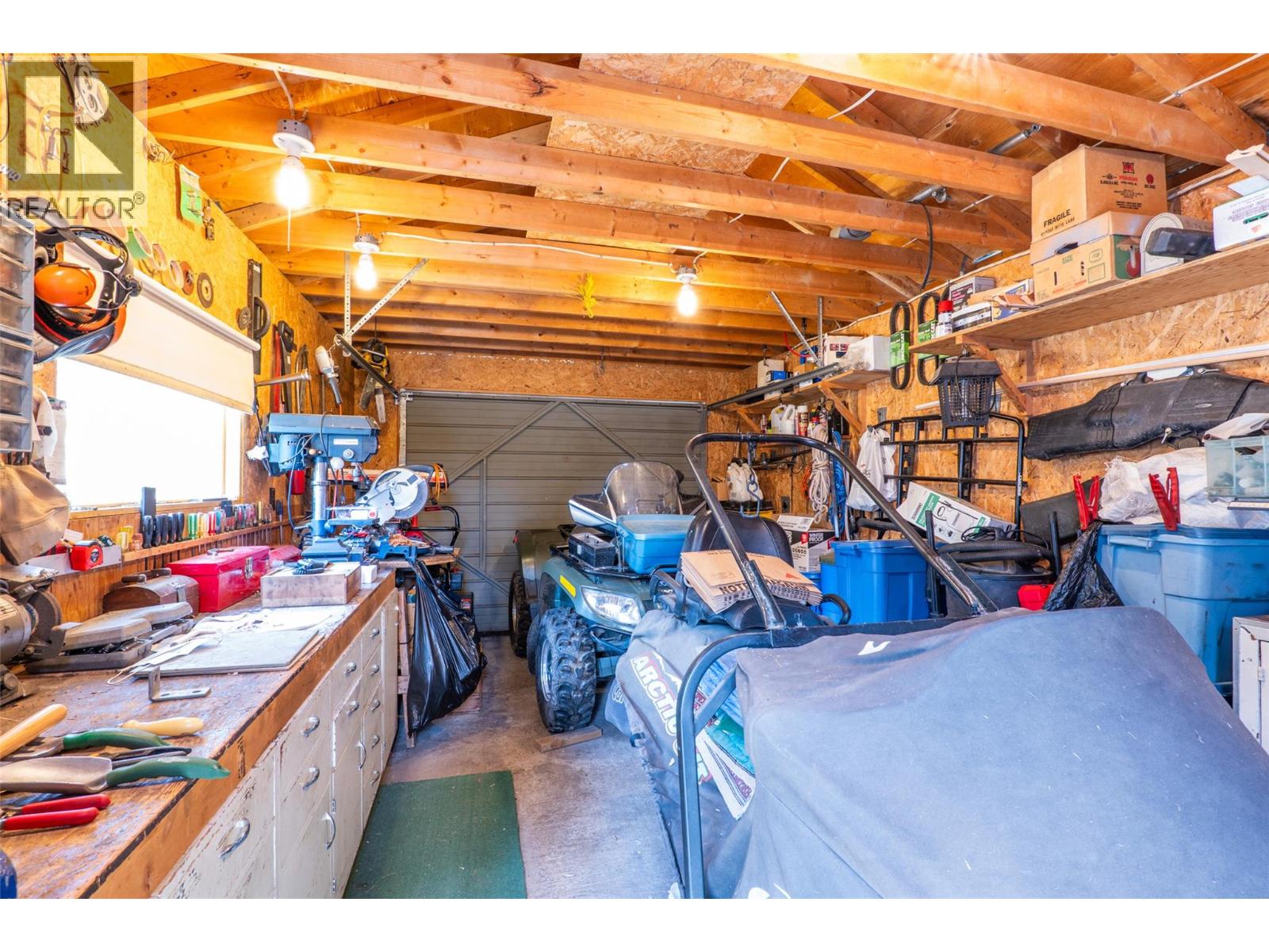 5048 Lauder Road, Merritt