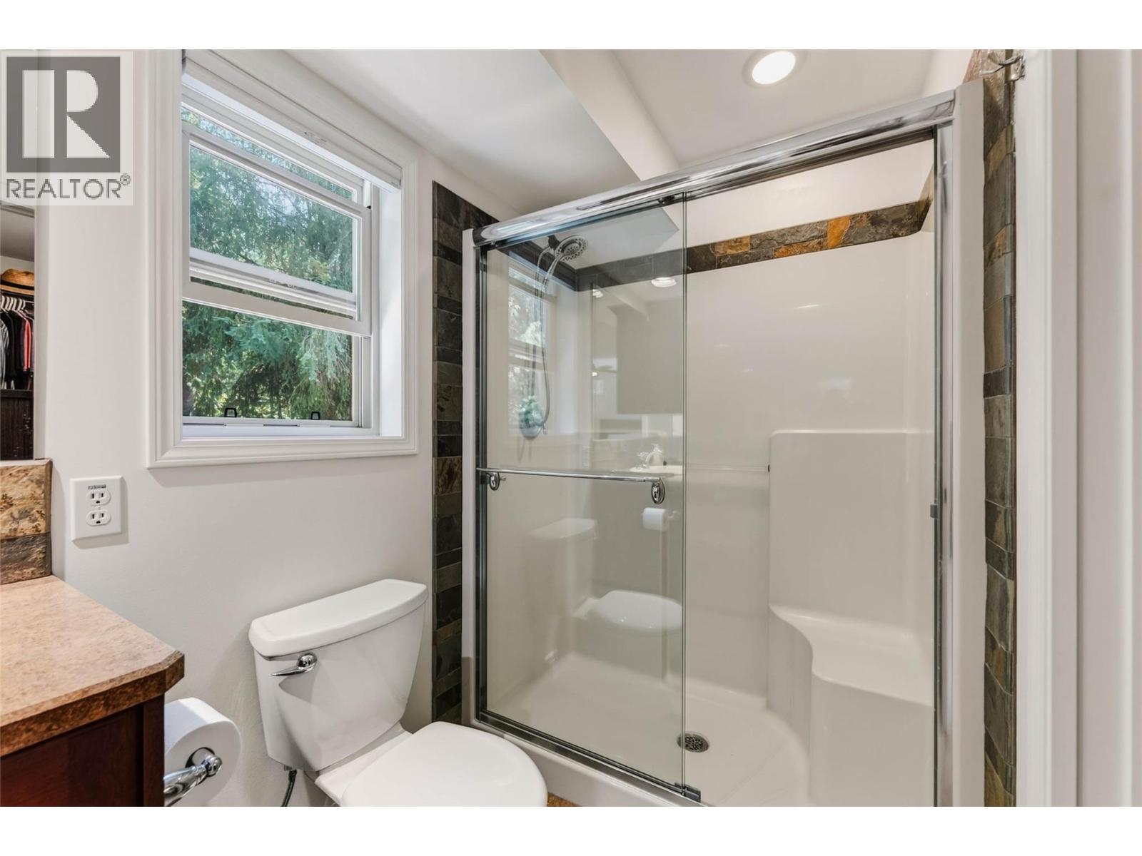 262 BRYAN Road - 18
