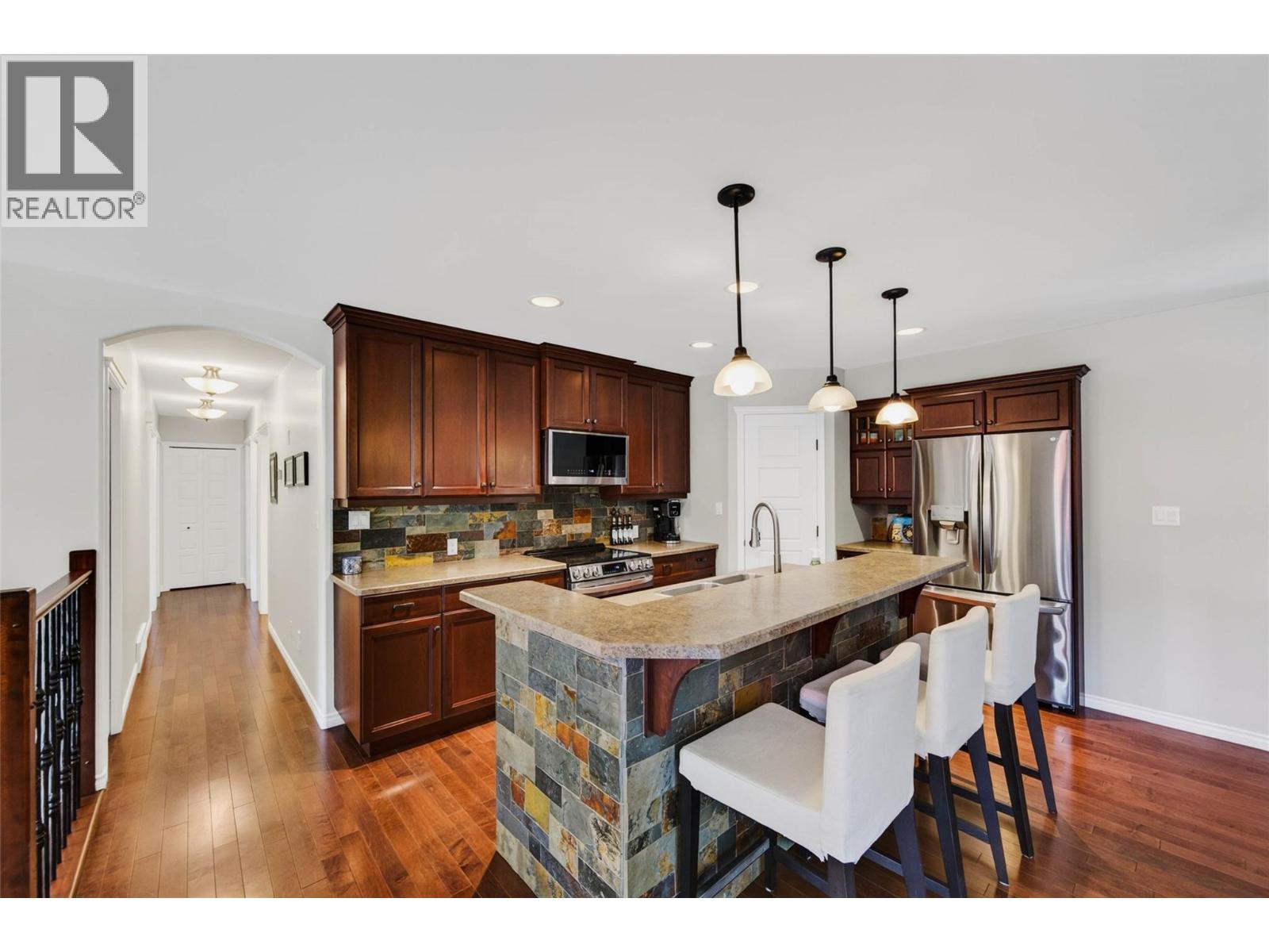 262 BRYAN Road - 5