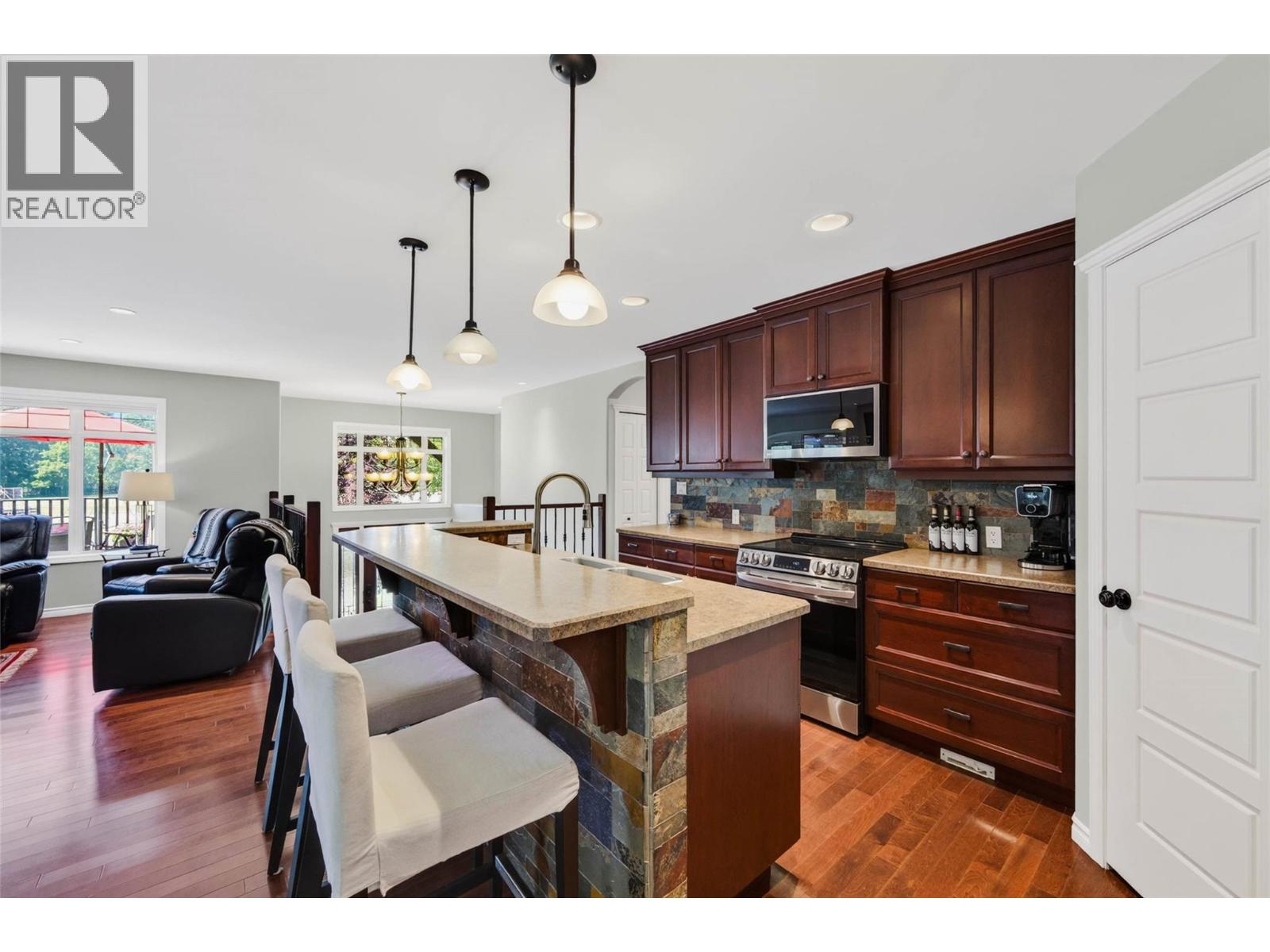 262 BRYAN Road - 6