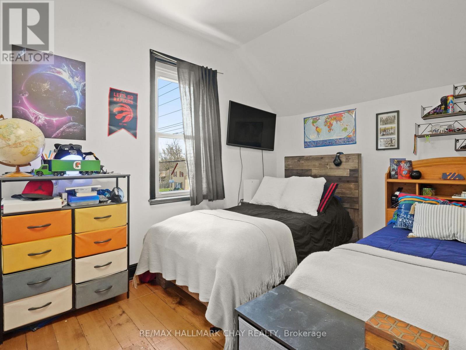 8116 MAIN STREET - 21