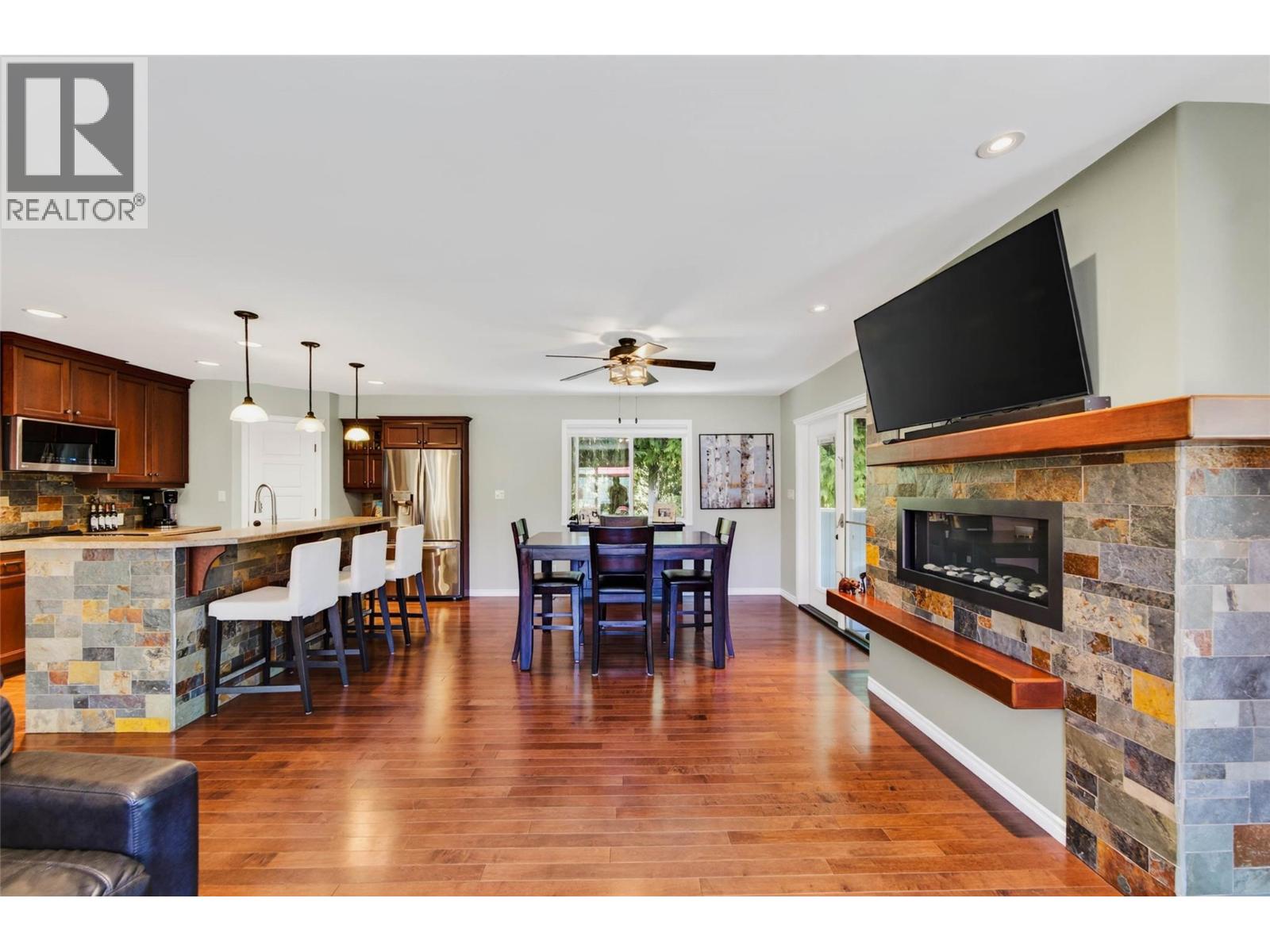 262 BRYAN Road - 12