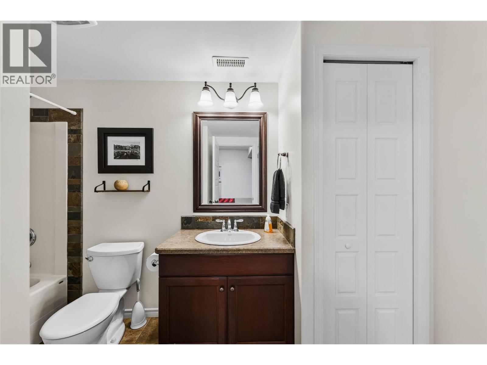 262 BRYAN Road - 36