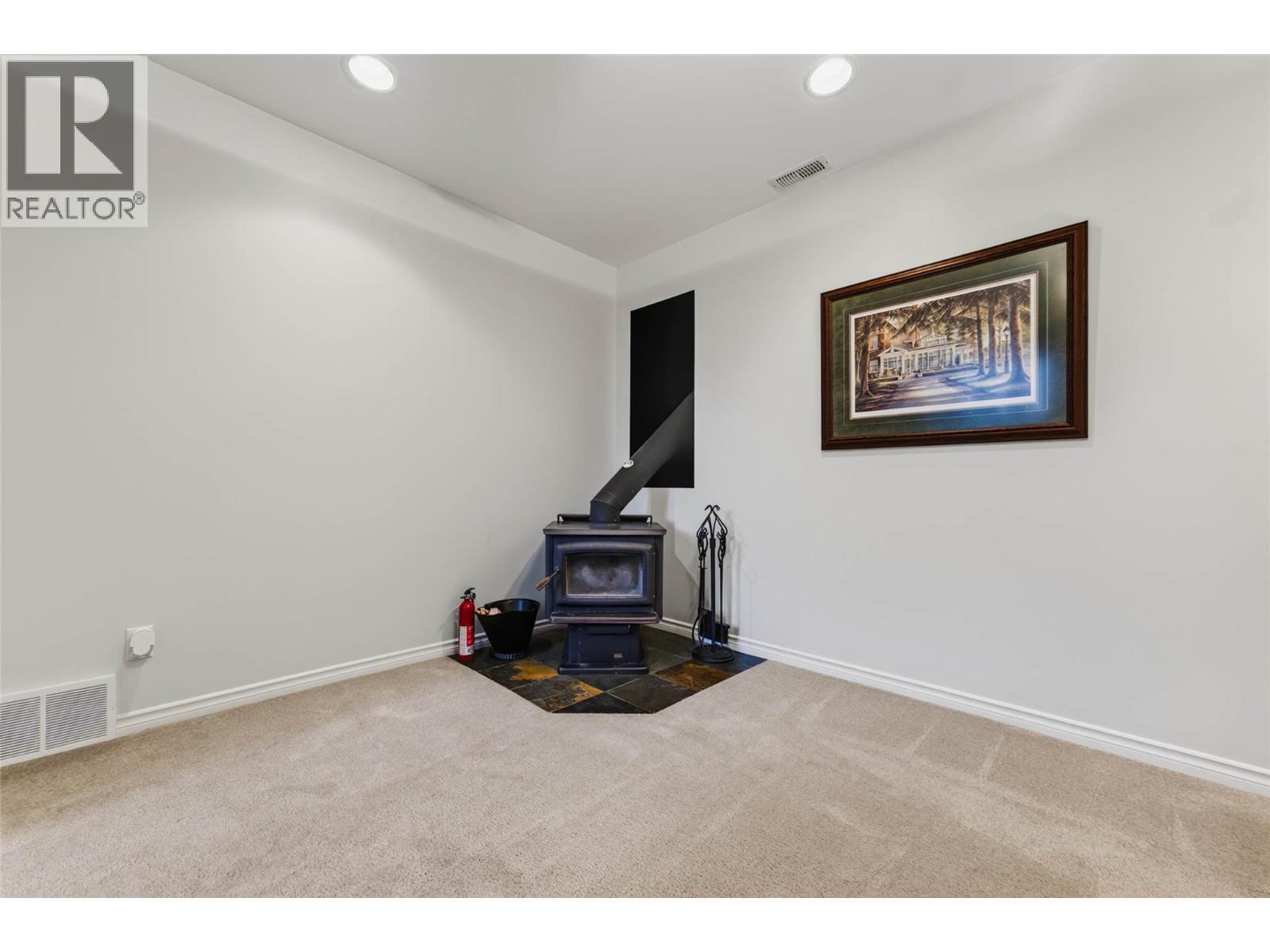 262 BRYAN Road - 31