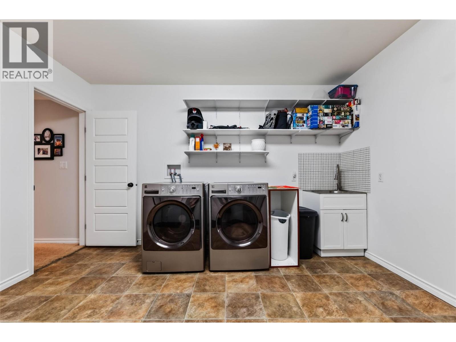 262 BRYAN Road - 38
