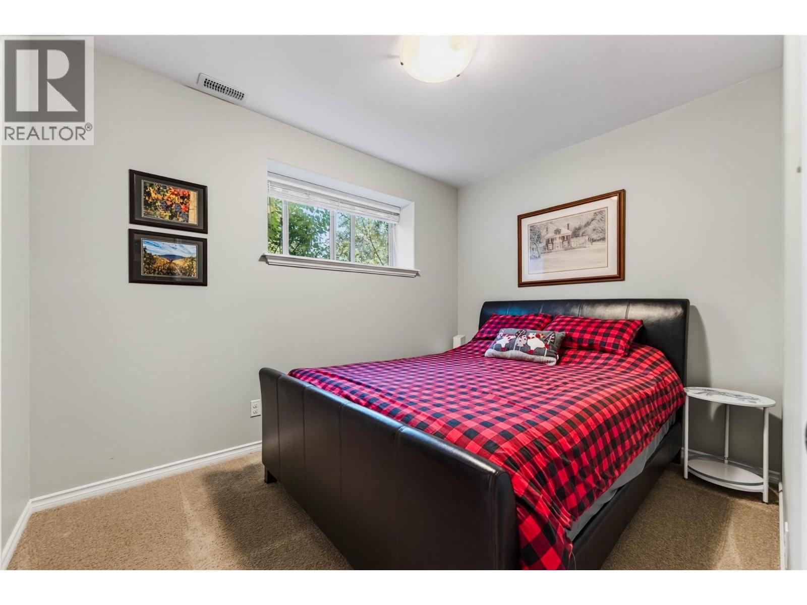 262 BRYAN Road - 32