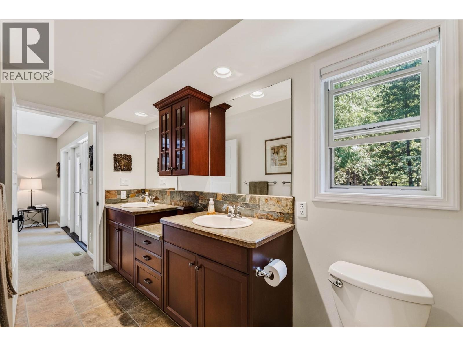 262 BRYAN Road - 17