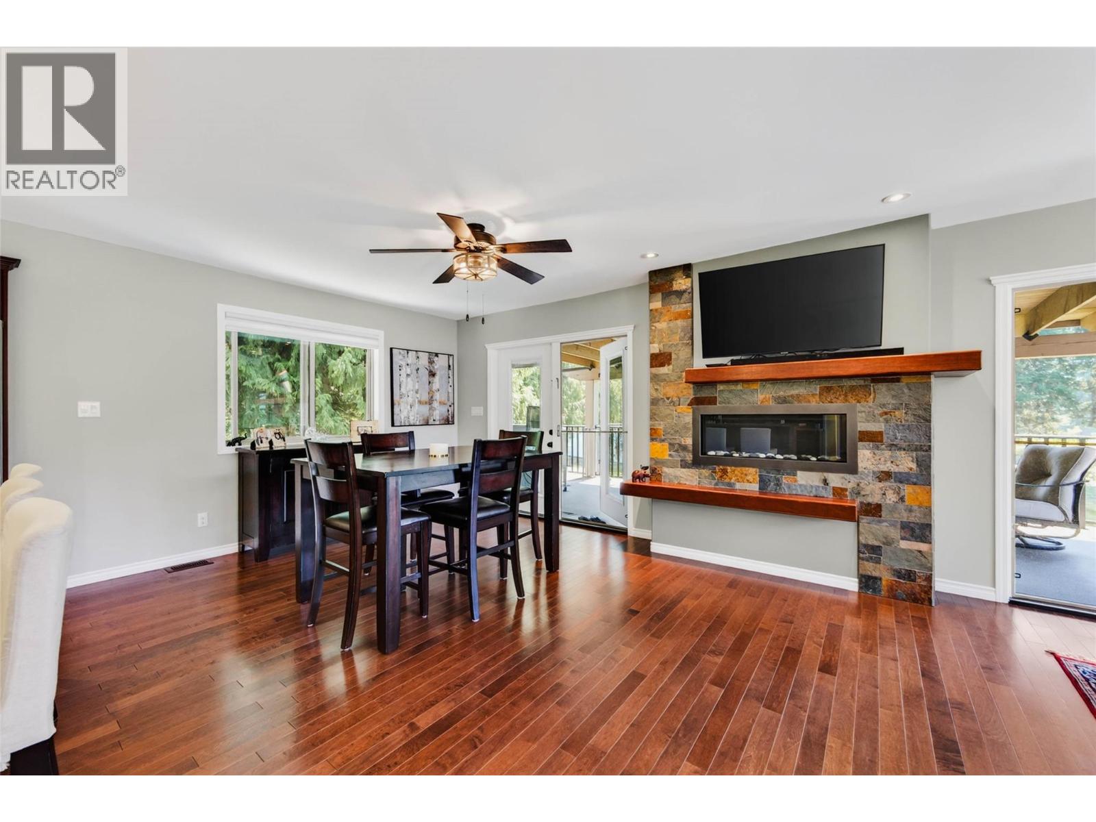262 BRYAN Road - 9