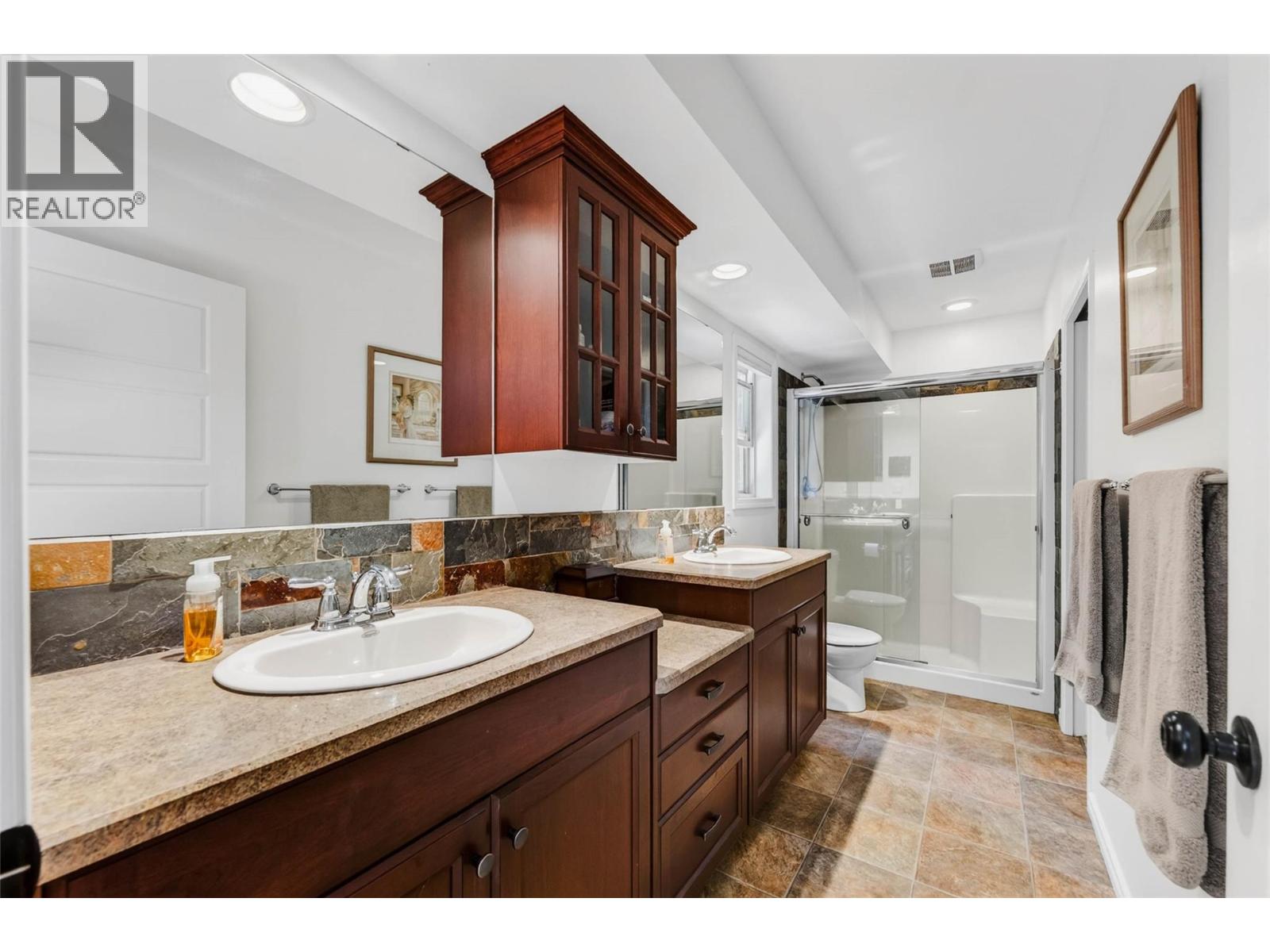 262 BRYAN Road - 16