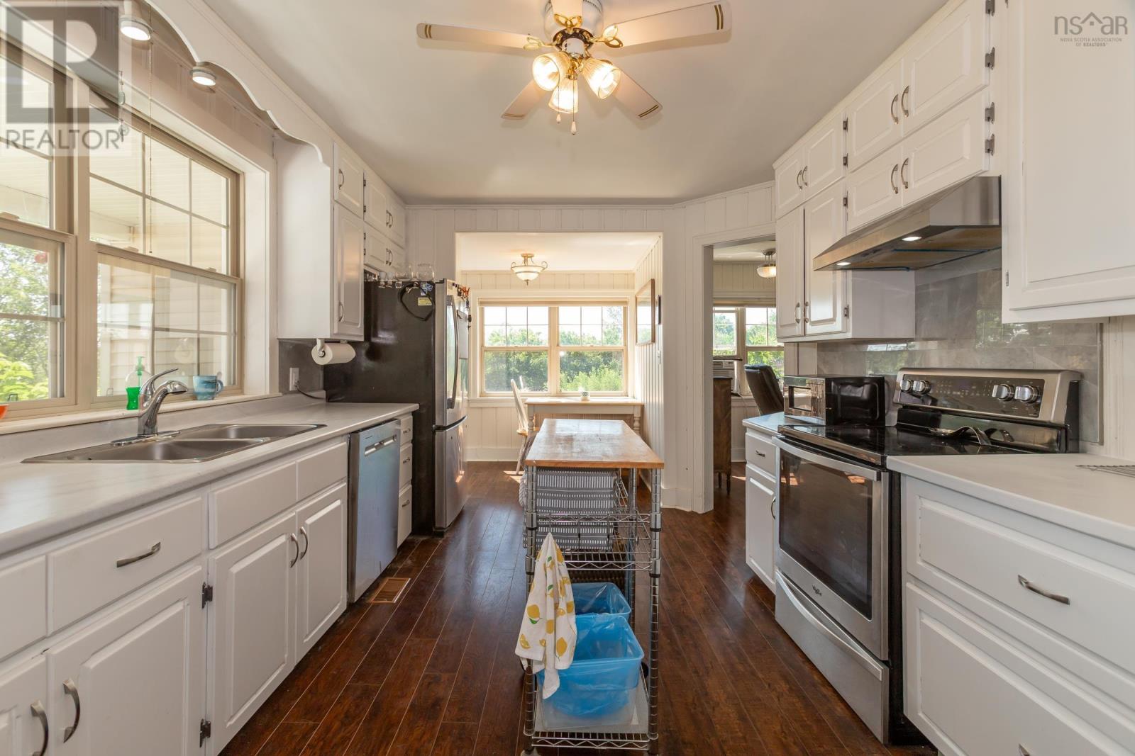 3327 Clementsvale Road - 10