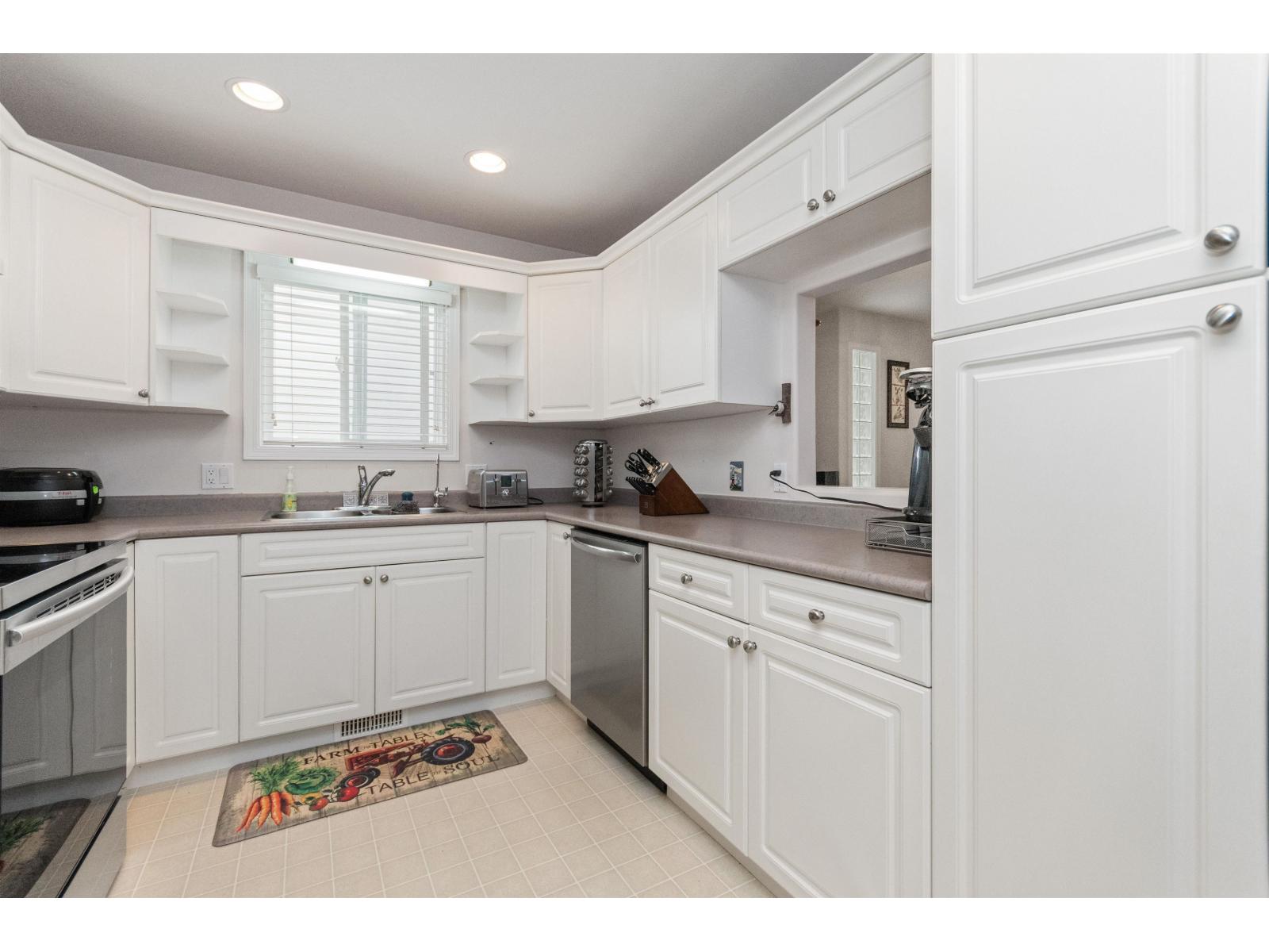 8 46277 CESSNA DRIVE, Chilliwack Proper South, Chilliwack