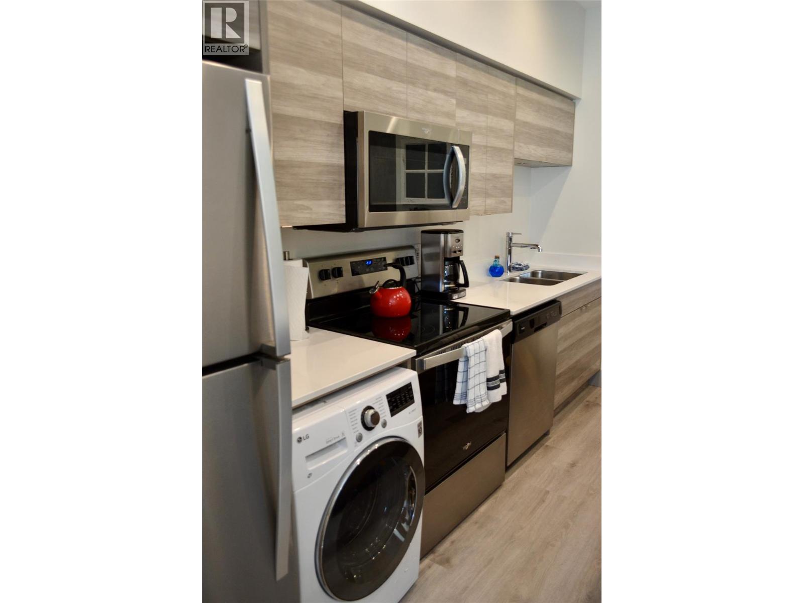 #221 2555 Lakeshore Road - 4