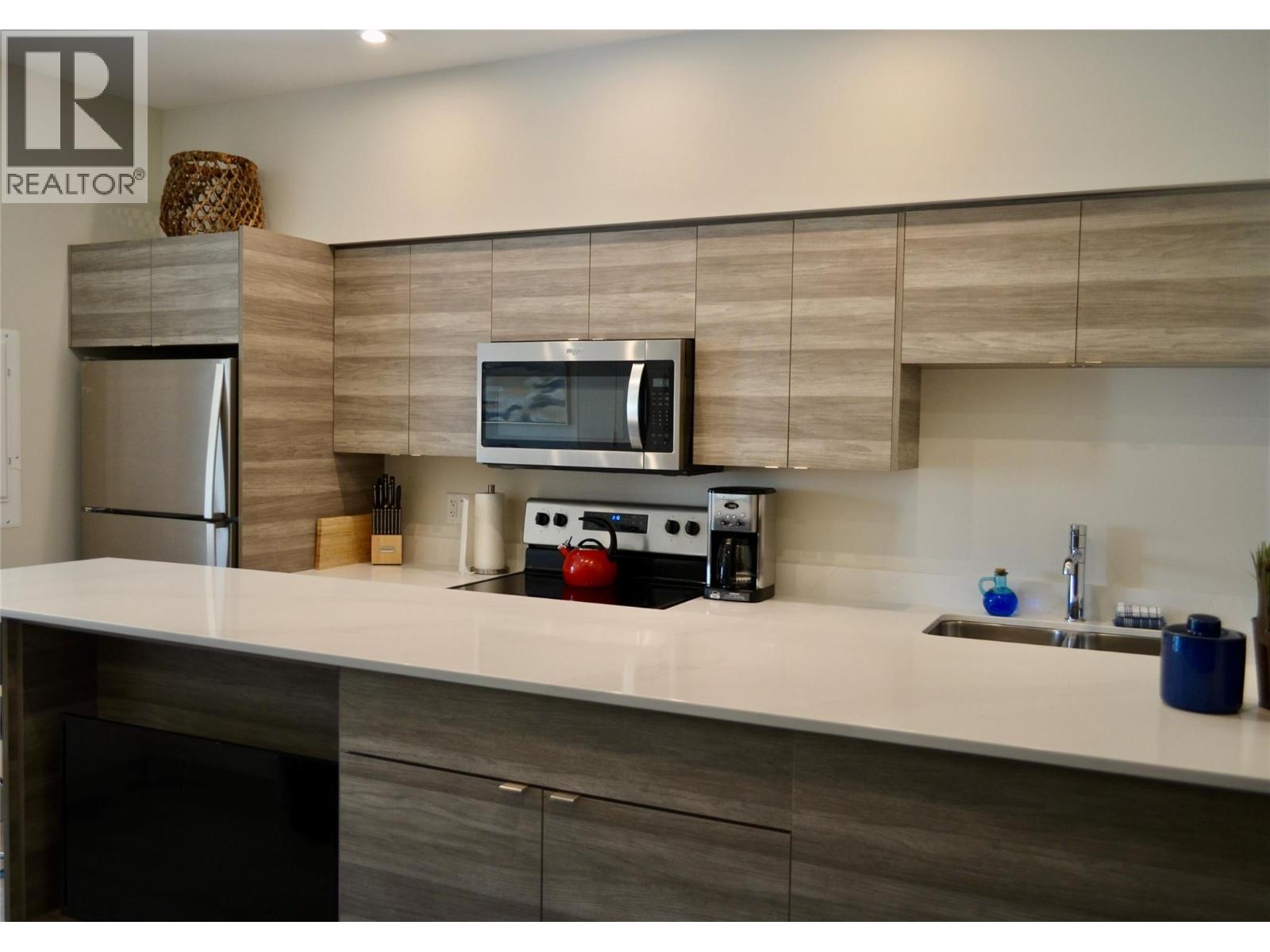 2555 Lakeshore Road Unit# 221, Vernon — photo 3