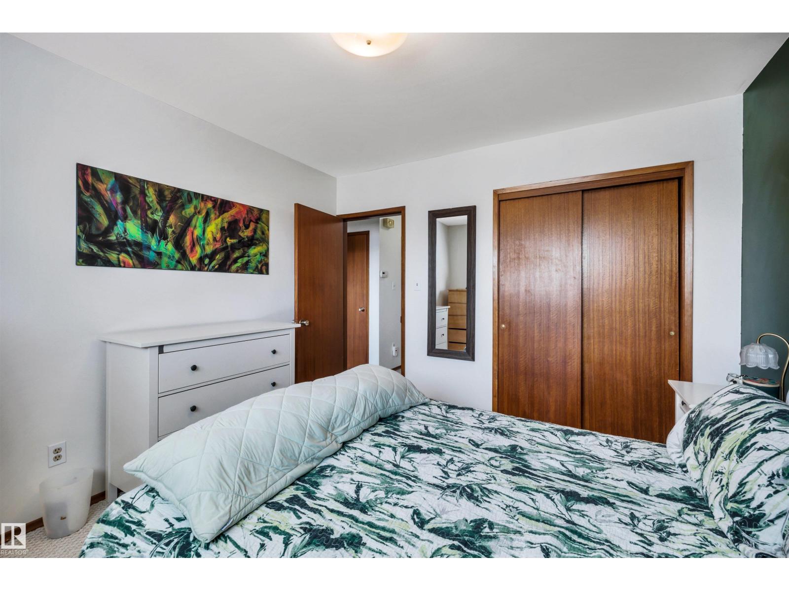 11611 137 AV NW - 15