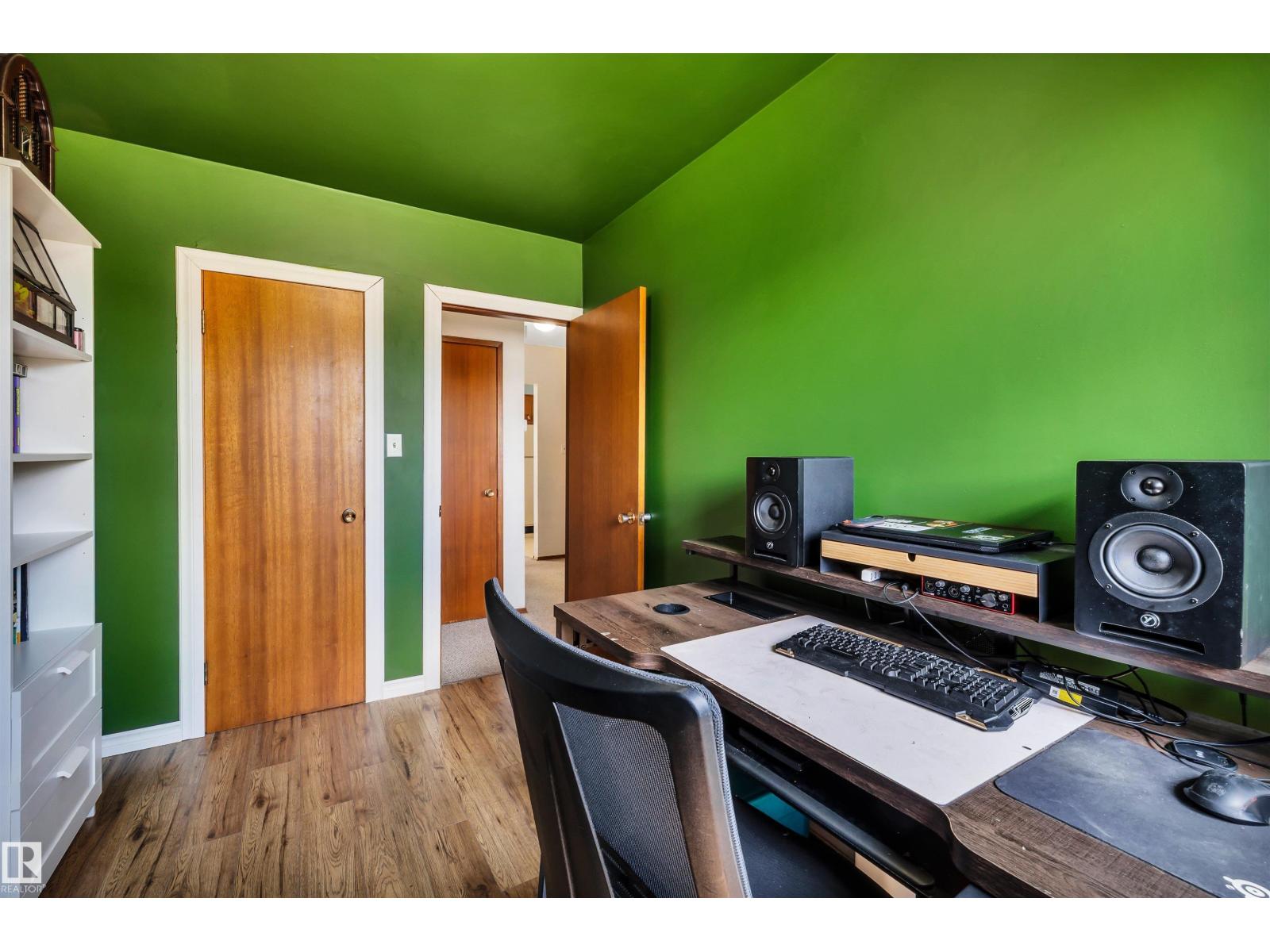 11611 137 AV NW - 17