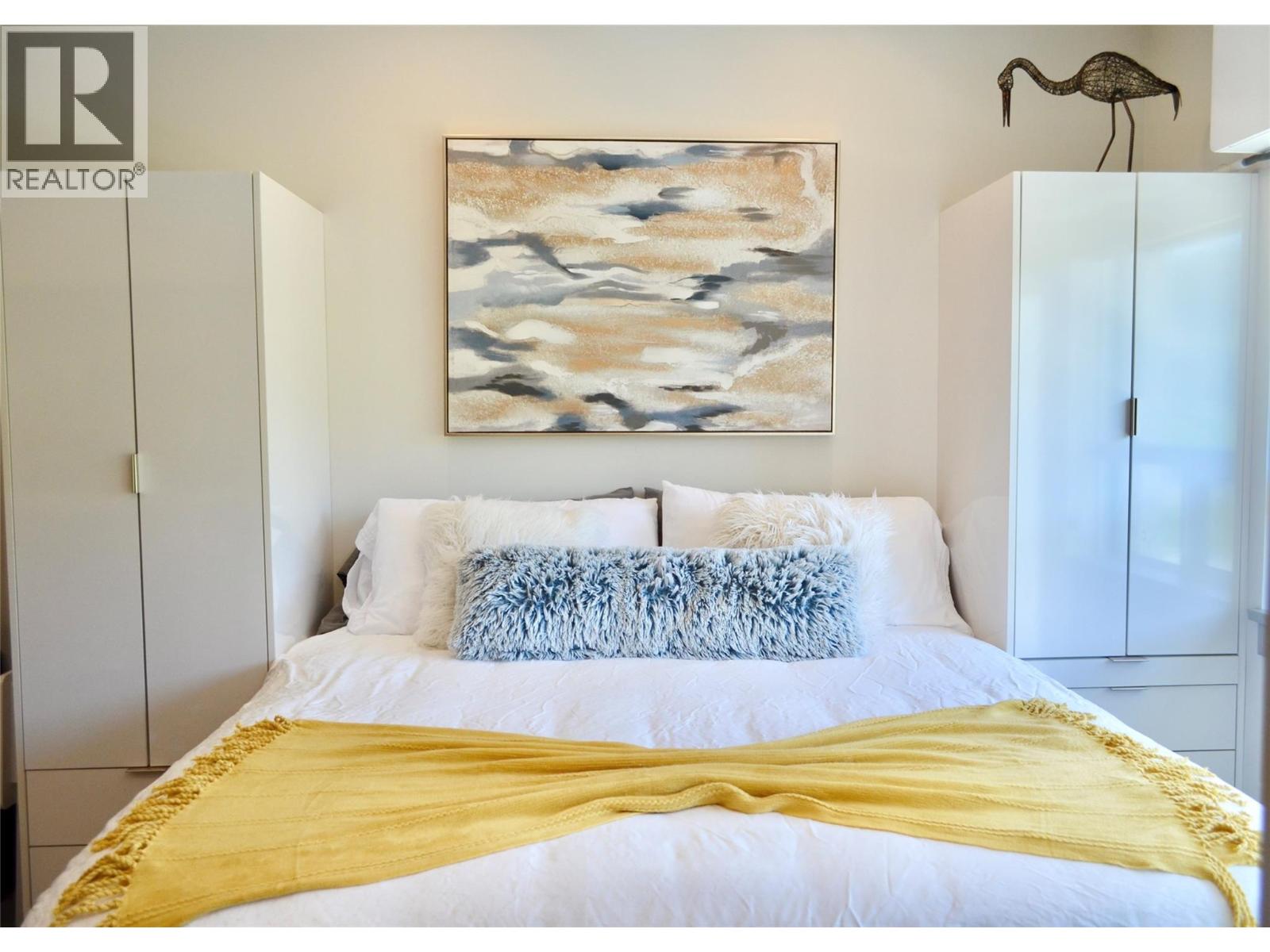 #221 2555 Lakeshore Road - 8