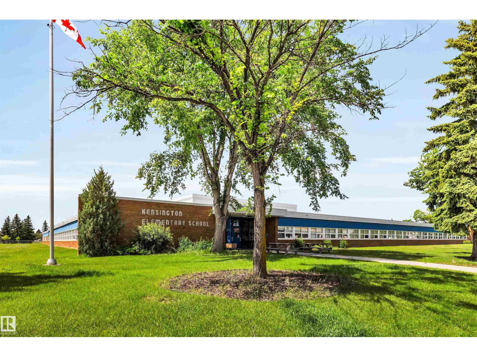 11611 137 AV NW - 34