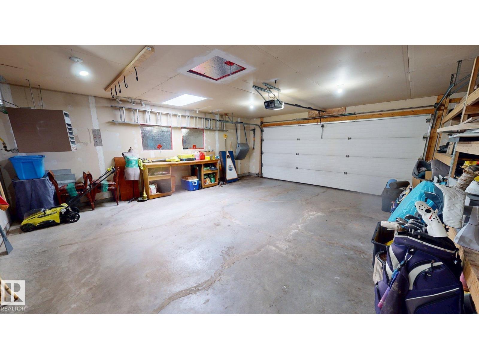 7727 77 AV NW - 28