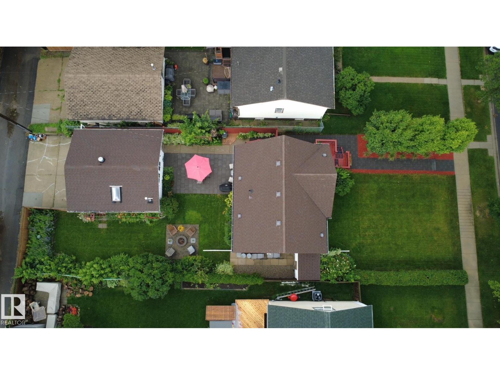 7727 77 AV NW - 31