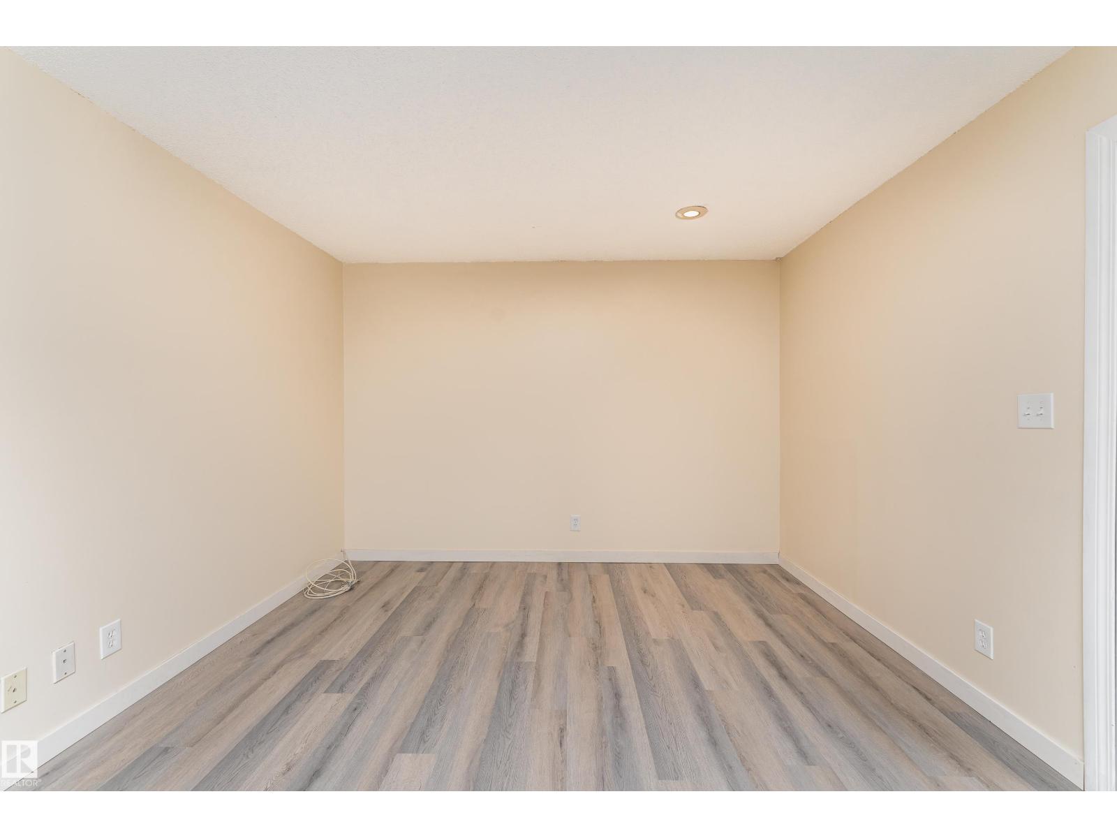 14624 121 ST NW - 8