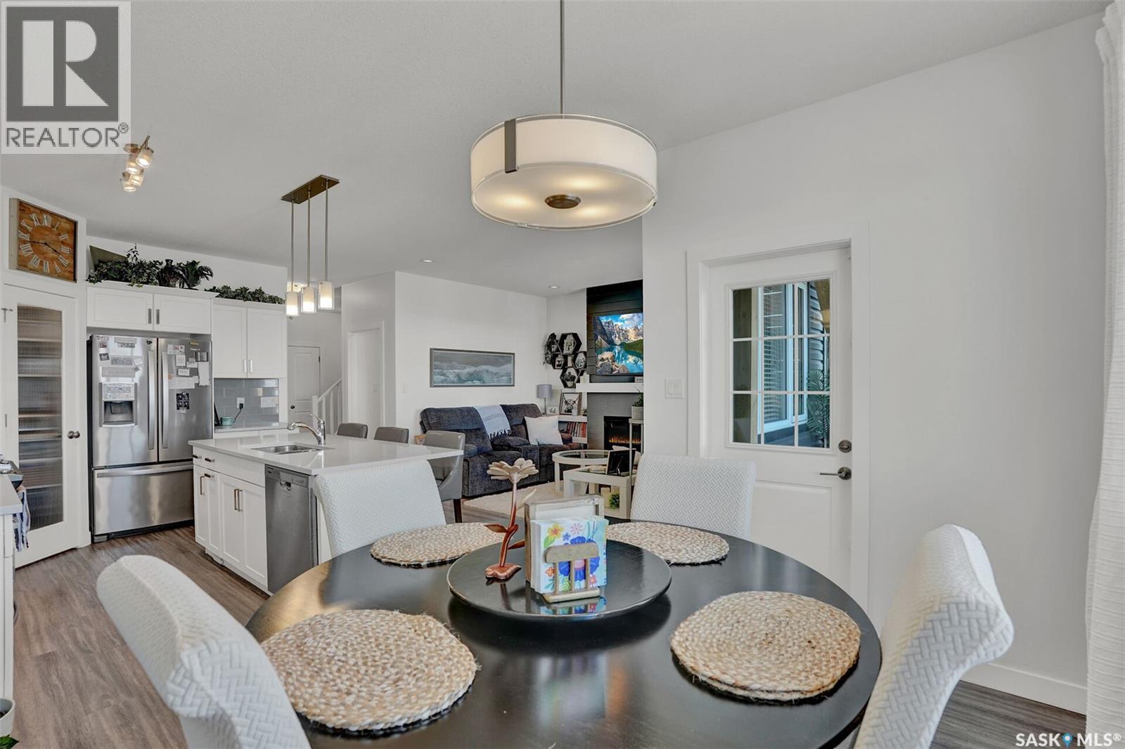 7908 Barley CRESCENT - 9